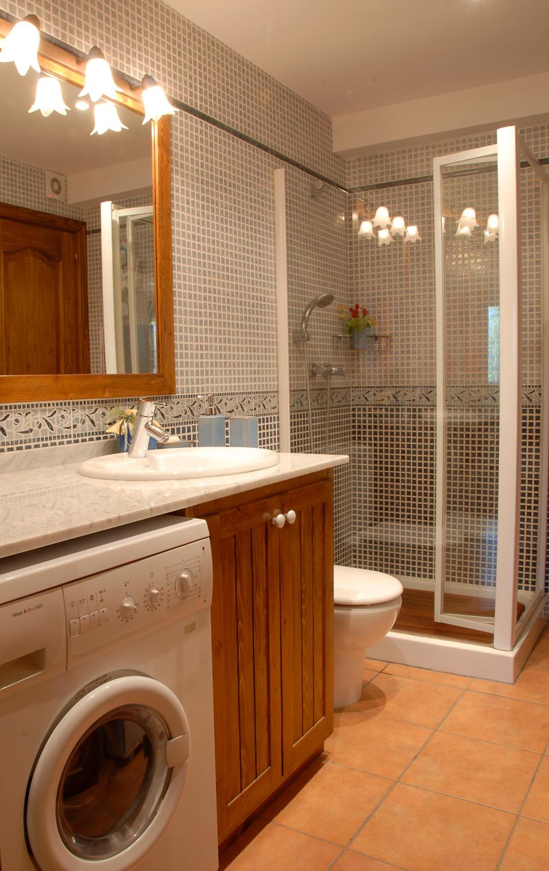 Three-Bedroom Apartment - Photo 3