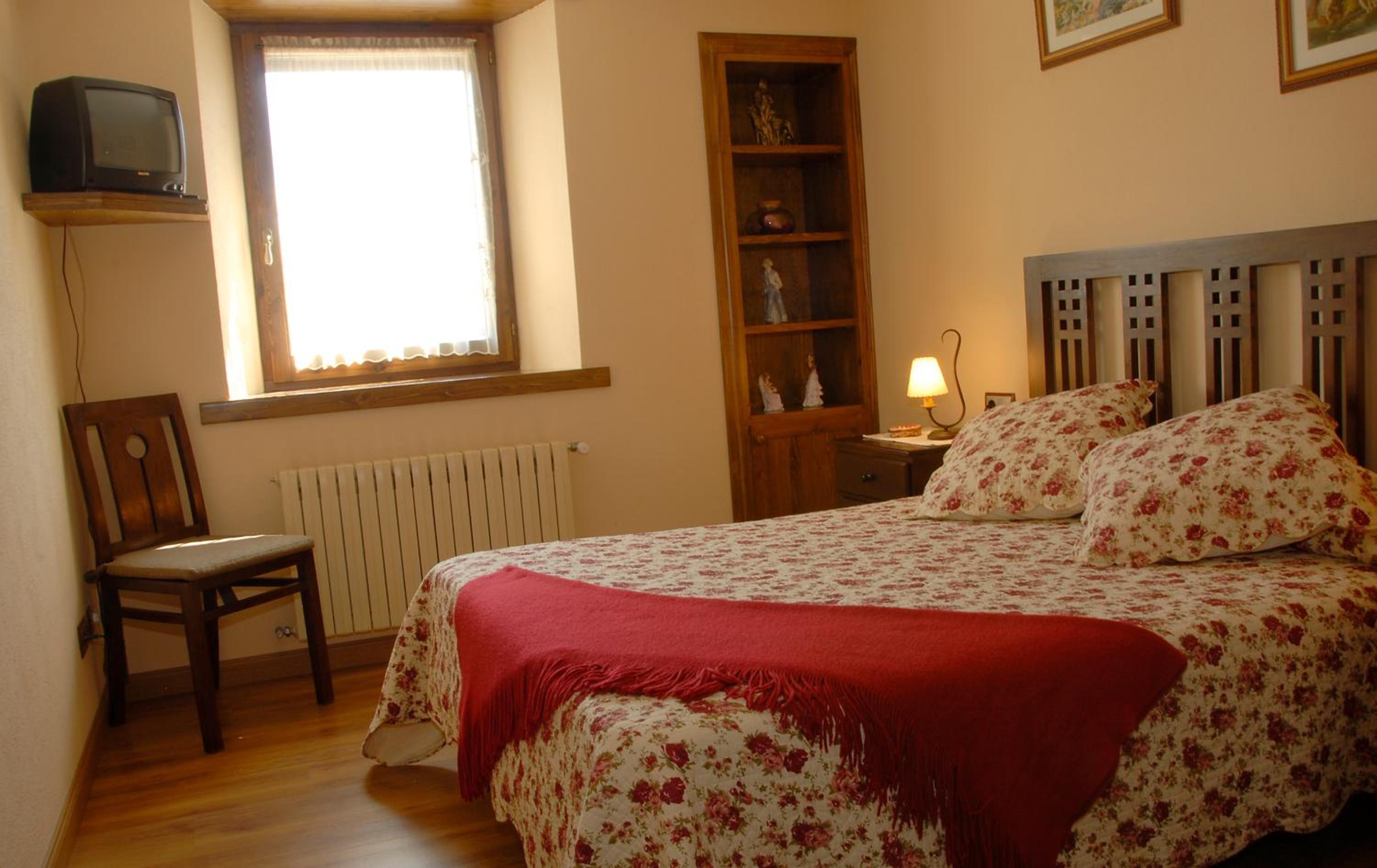 Three-Bedroom Apartment - Photo 1
