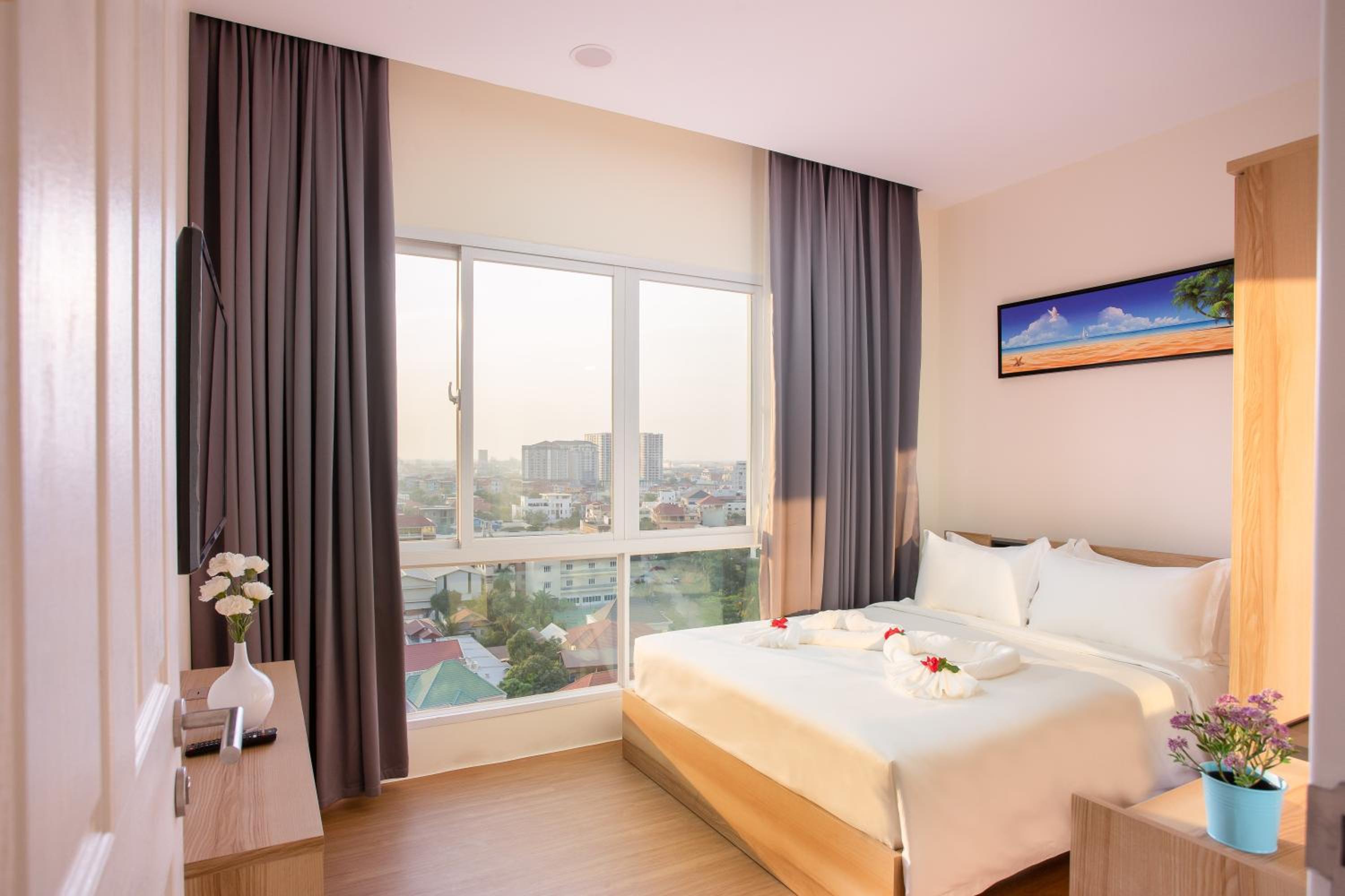 Superior One Bedroom Apartment - Photo 1