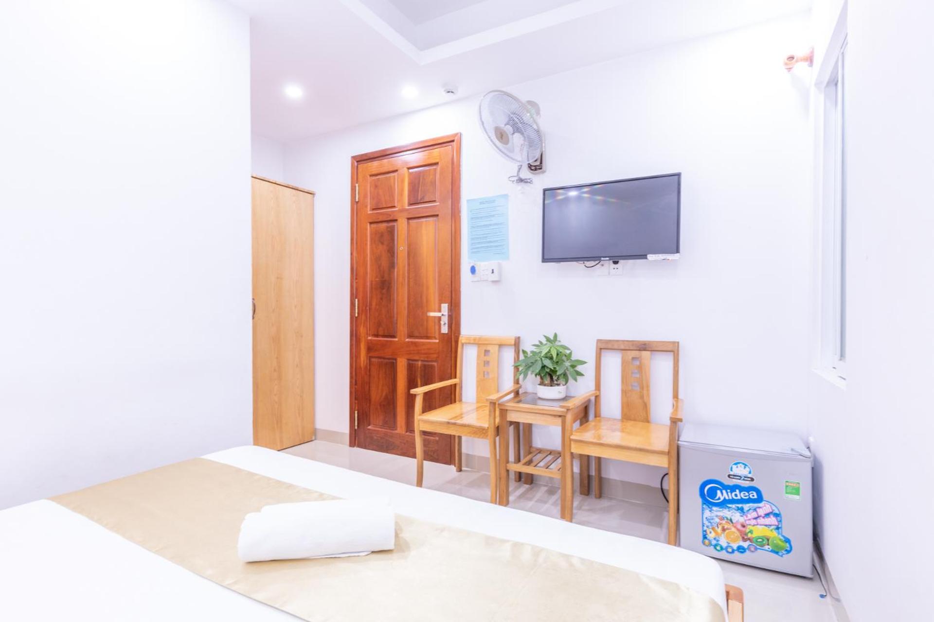 Twin Room with Private Bathroom