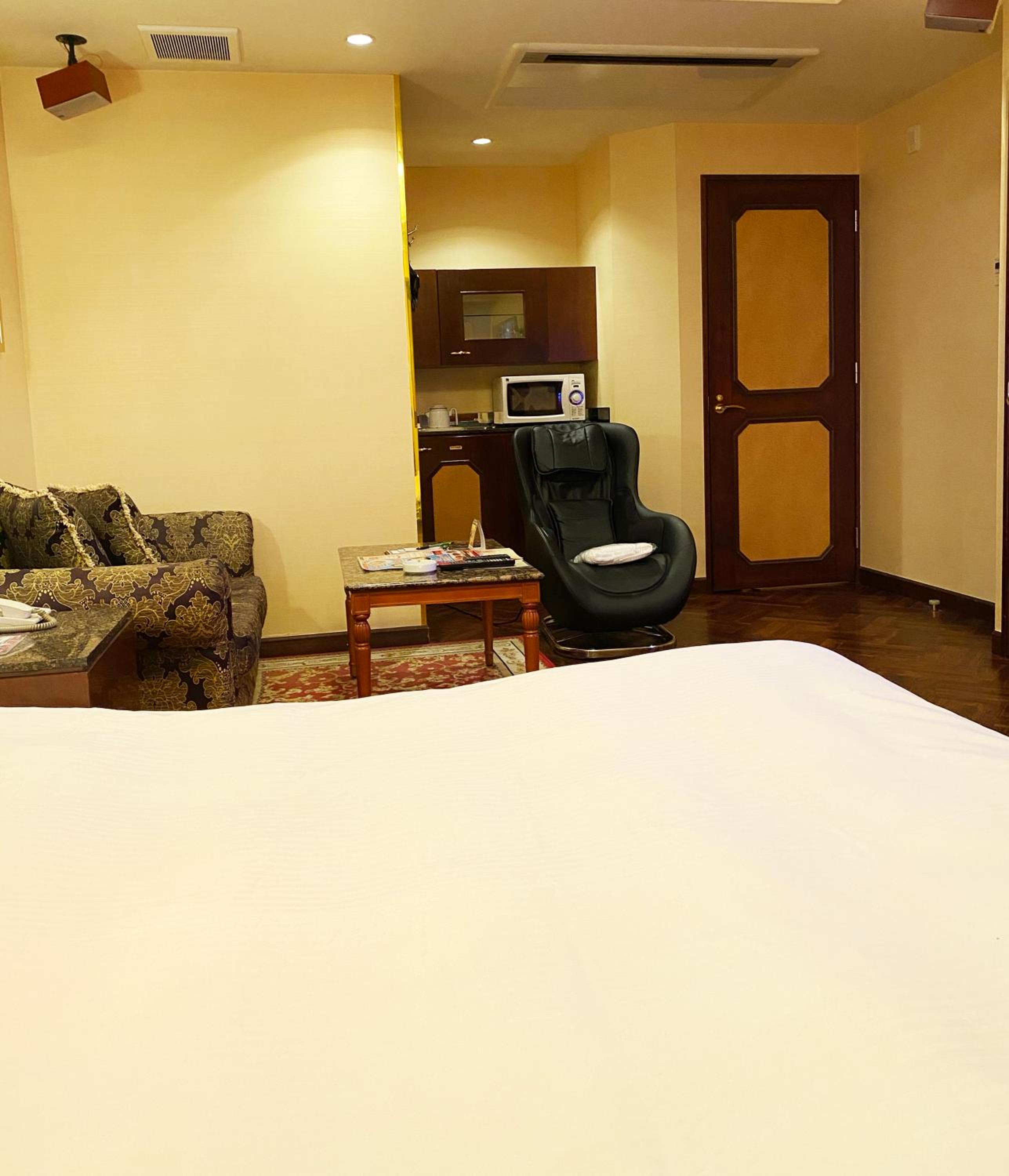 King Room with Spa Bath (Room Selected at Check-in) - Photo 48