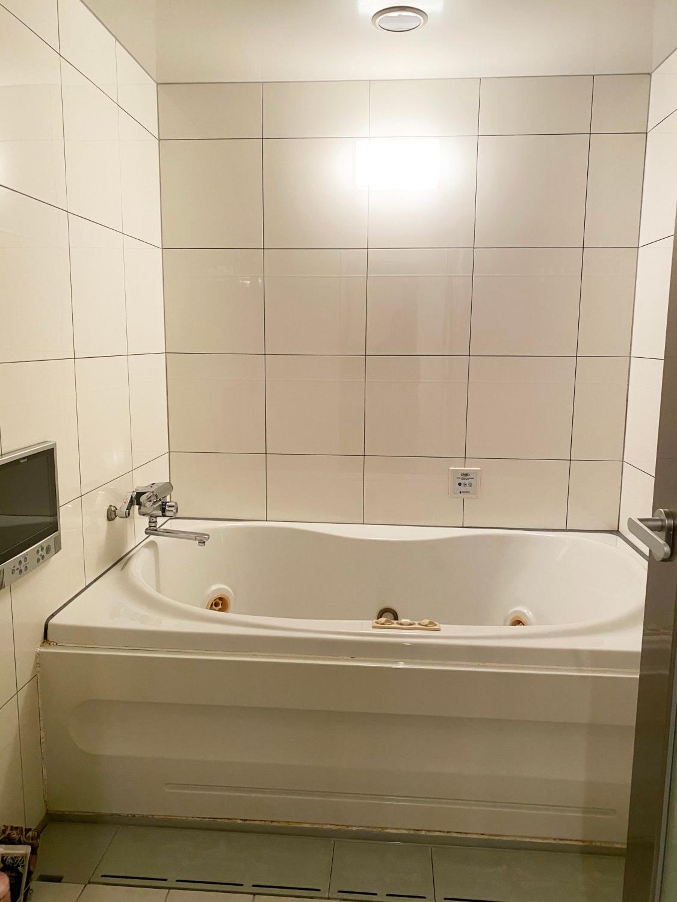 King Room with Spa Bath (Room Selected at Check-in) - Photo 44