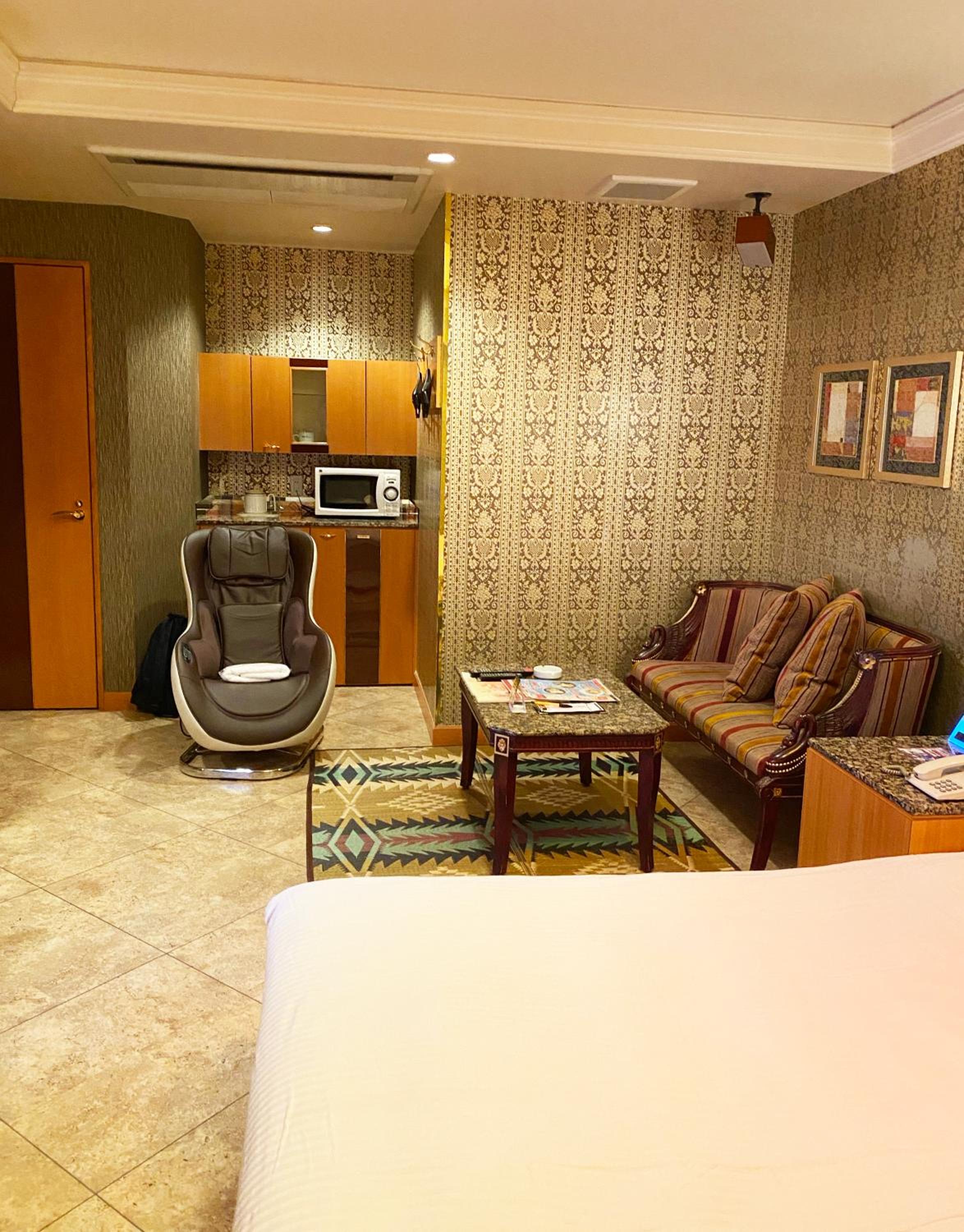 King Room with Spa Bath (Room Selected at Check-in) - Photo 40