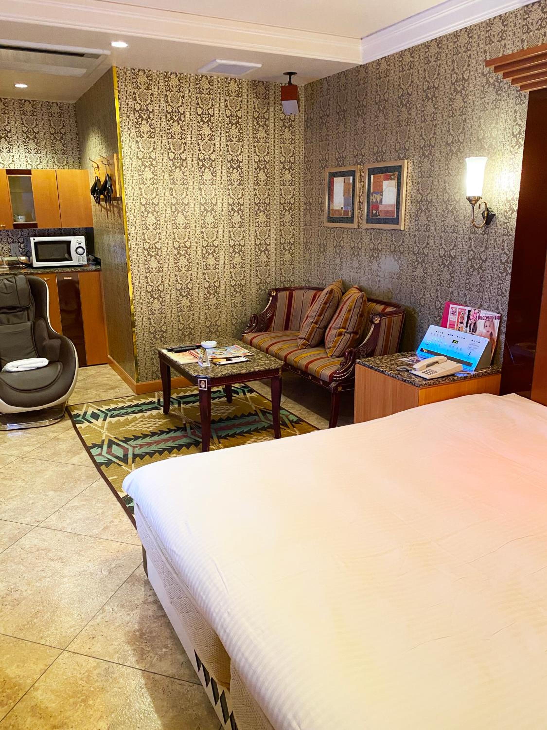 King Room with Spa Bath (Room Selected at Check-in) - Photo 37