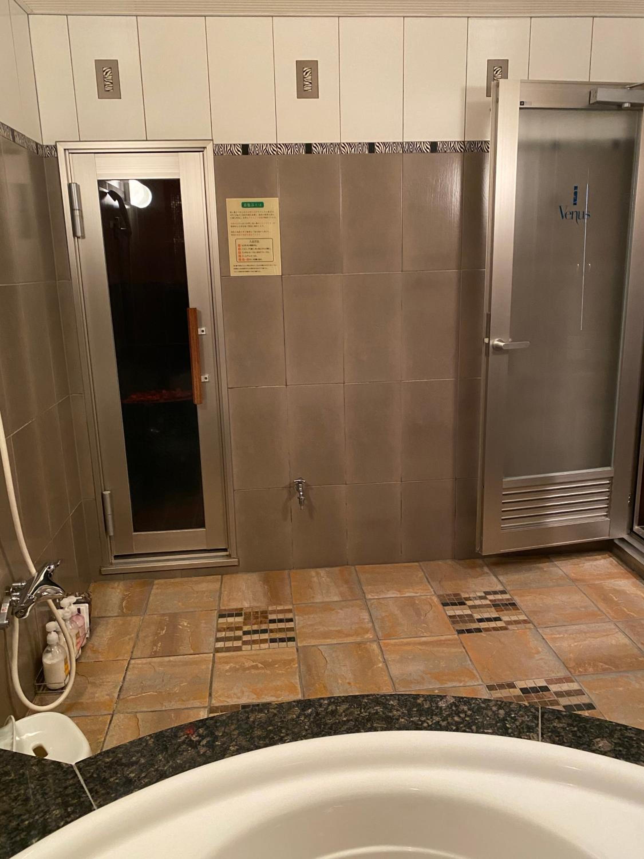 King Room with Spa Bath (Room Selected at Check-in) - Photo 13