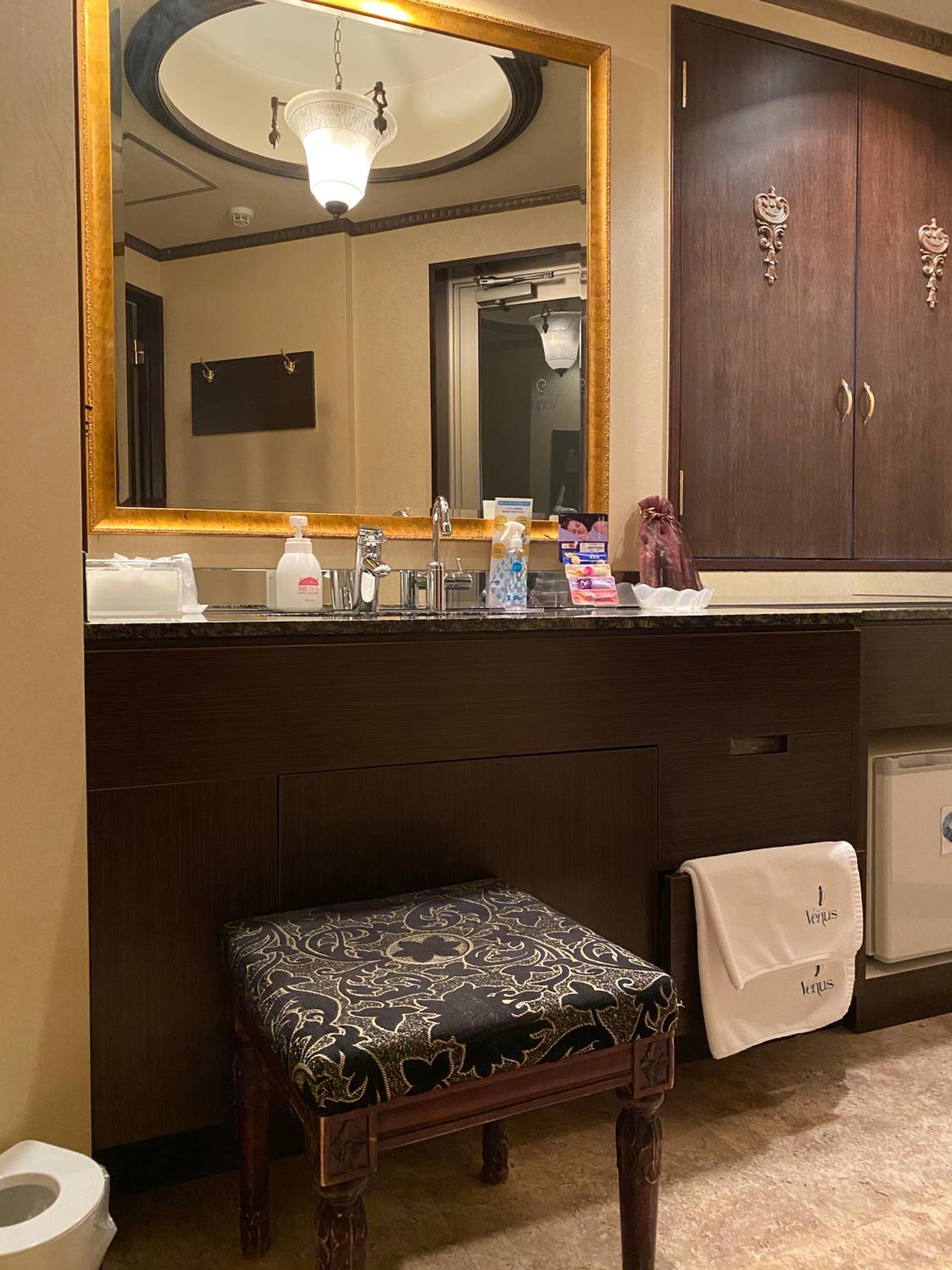 King Room with Spa Bath (Room Selected at Check-in) - Photo 10
