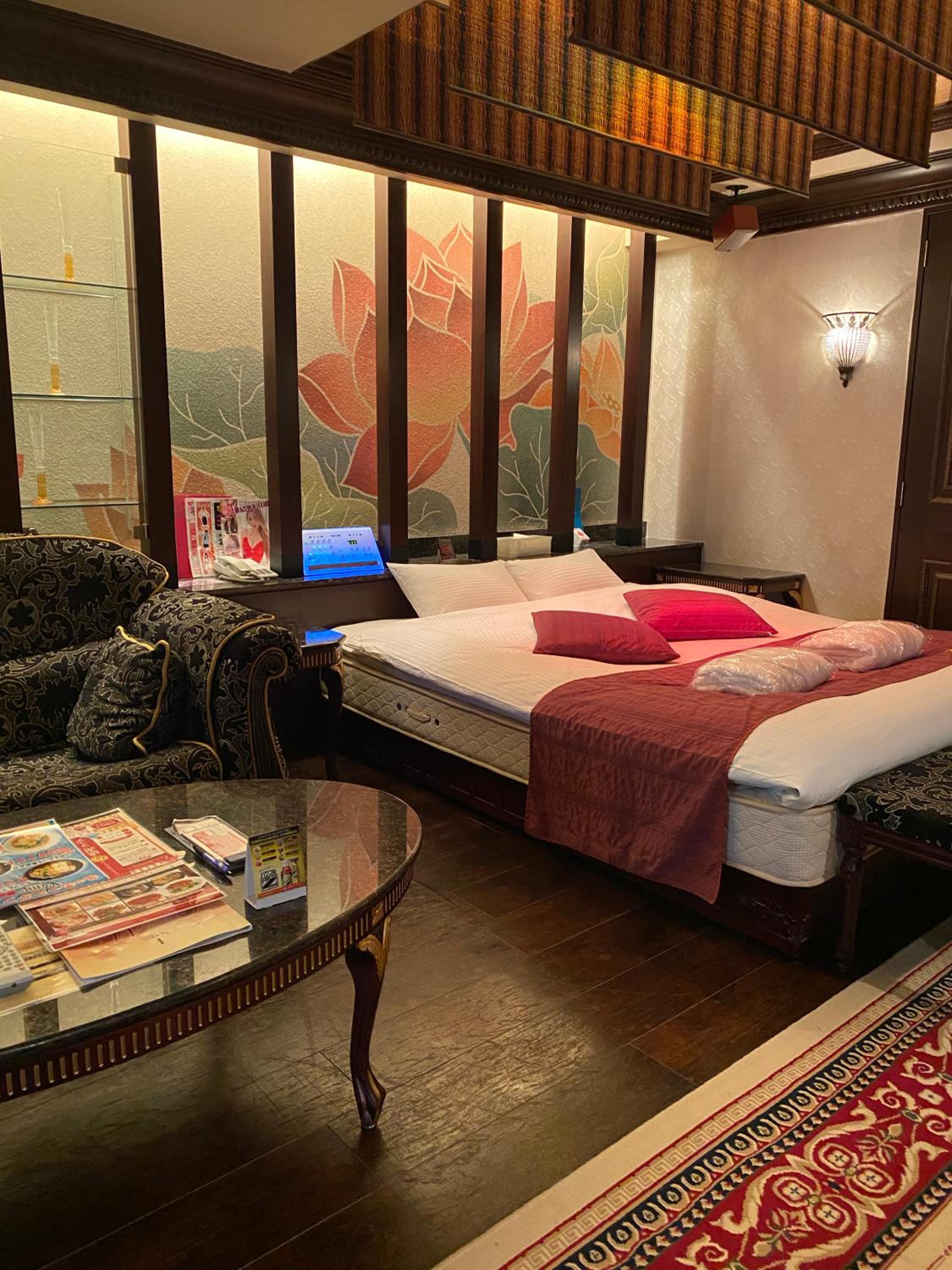 King Room with Spa Bath (Room Selected at Check-in) - Photo 3