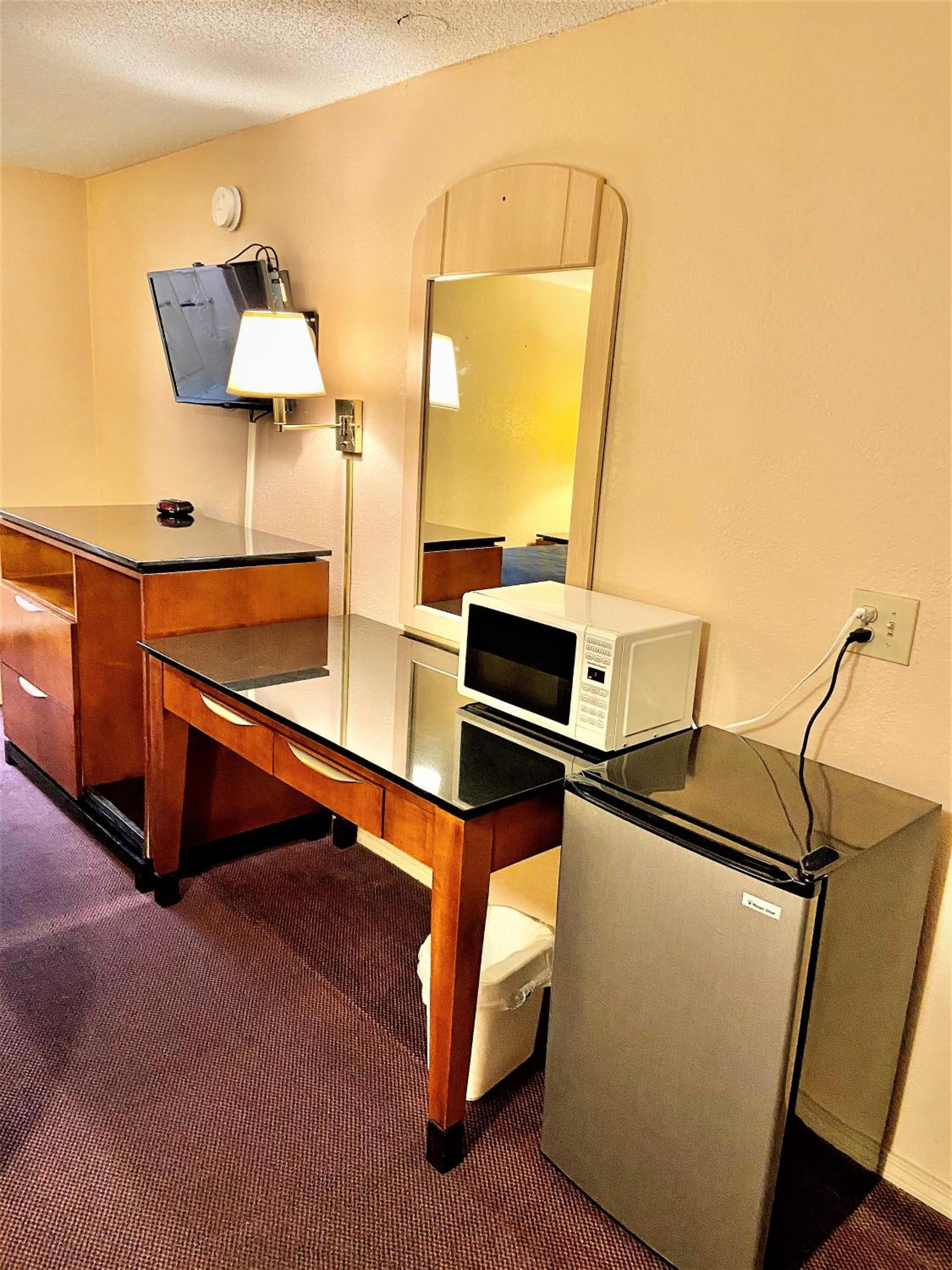Double Room with Two Double Beds - Smoking - Photo 13
