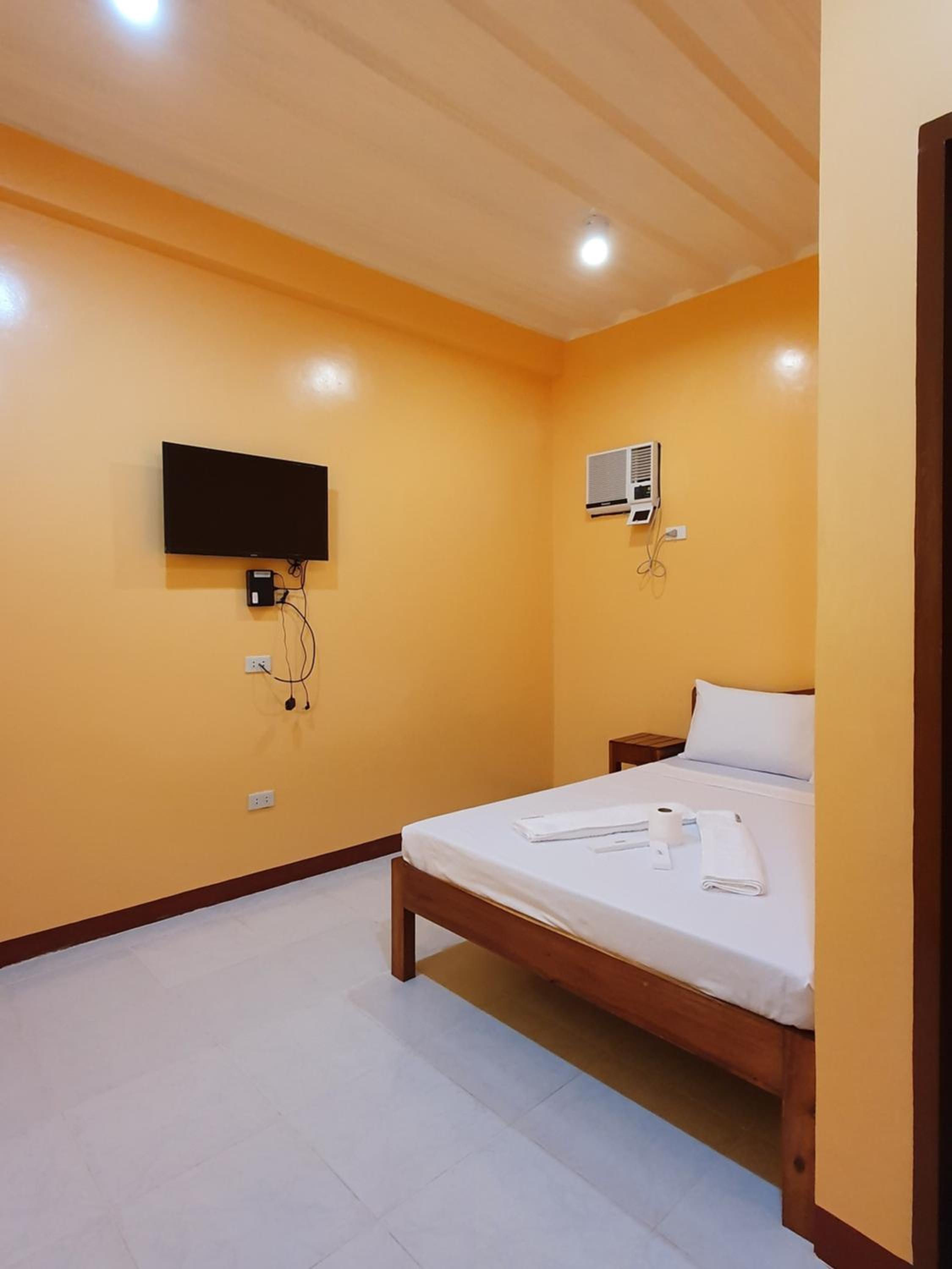 Double Room with Private Bathroom photo 3