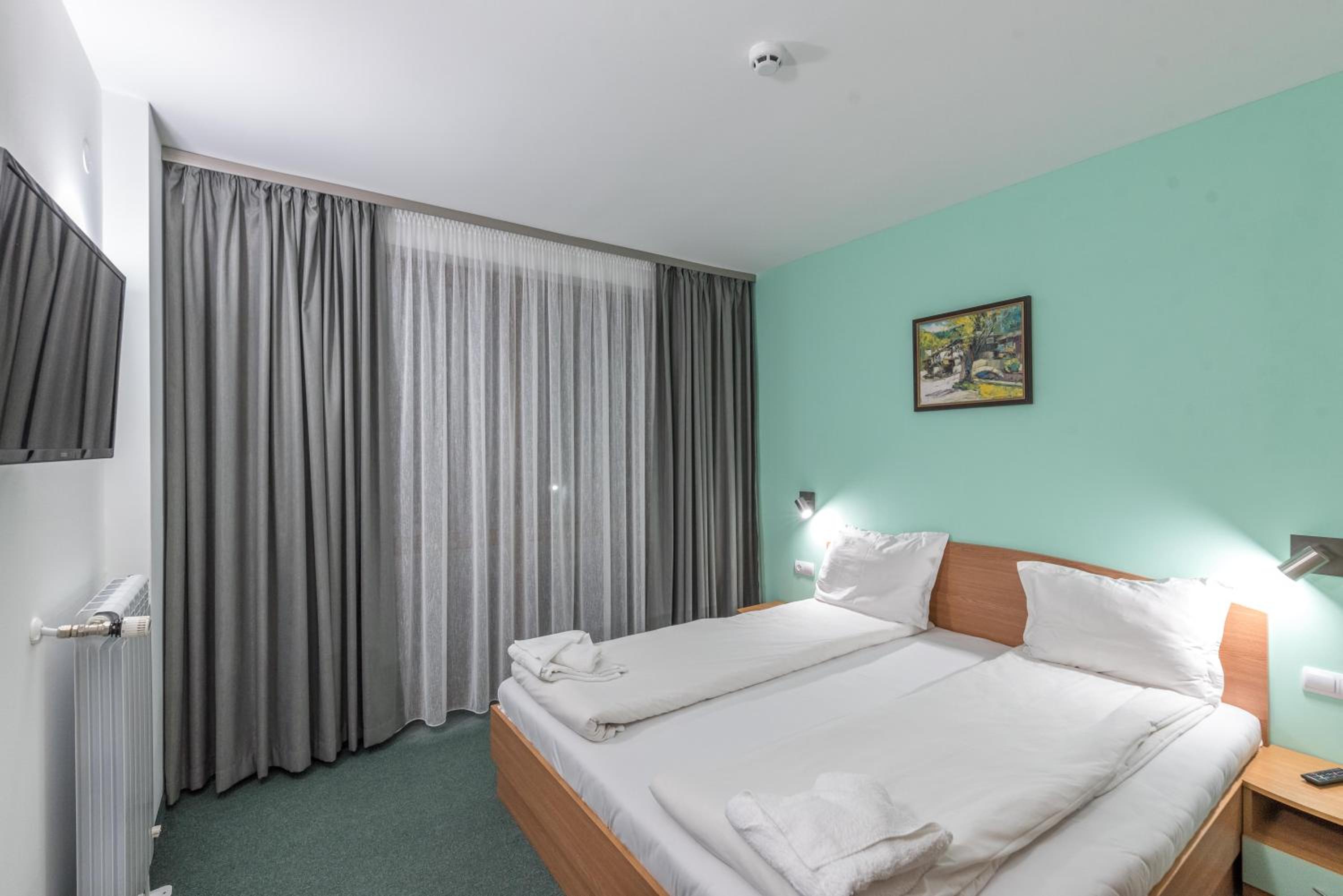 Two-Bedroom Suite - Photo 3