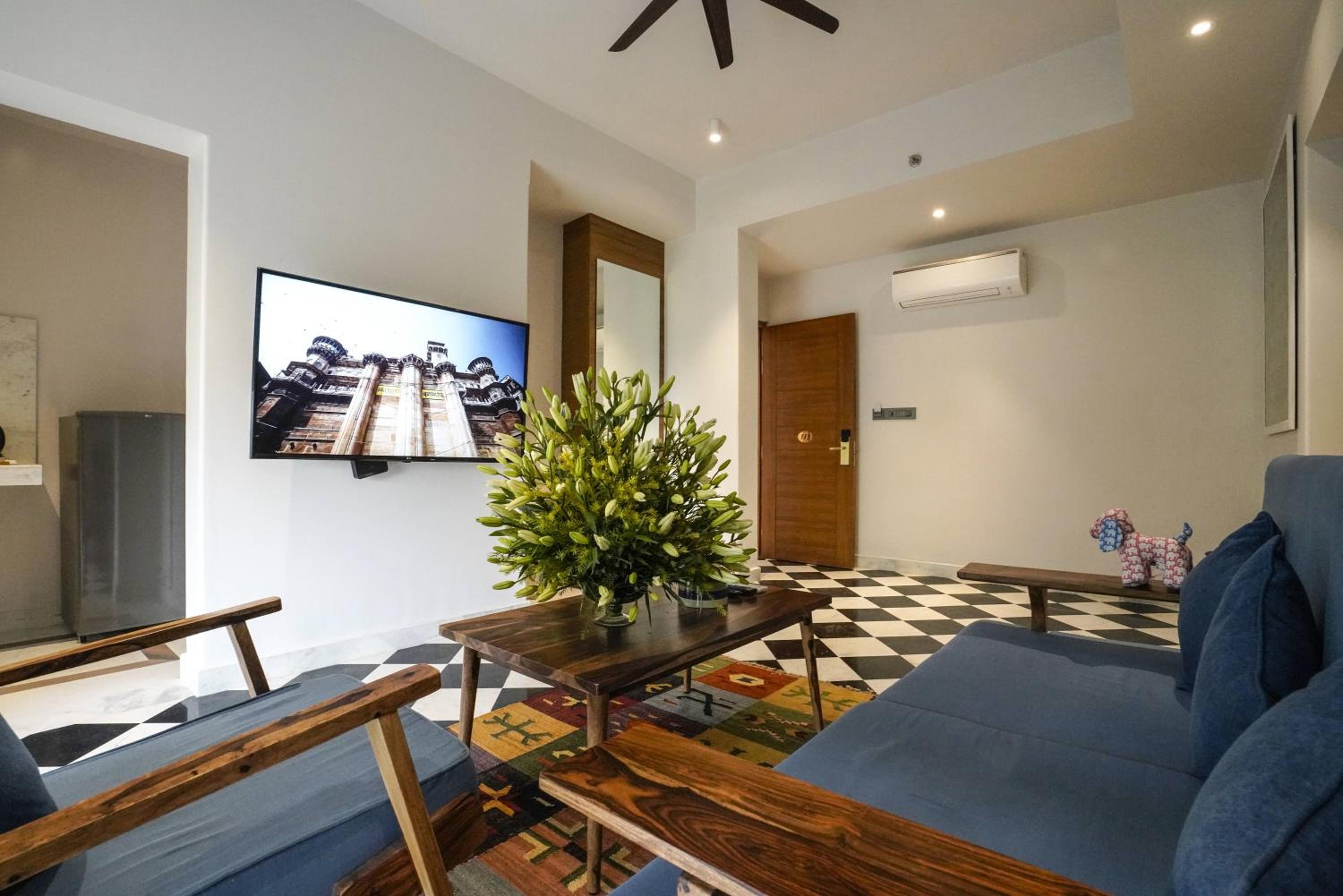 Premier Nest Suite - Photo 7