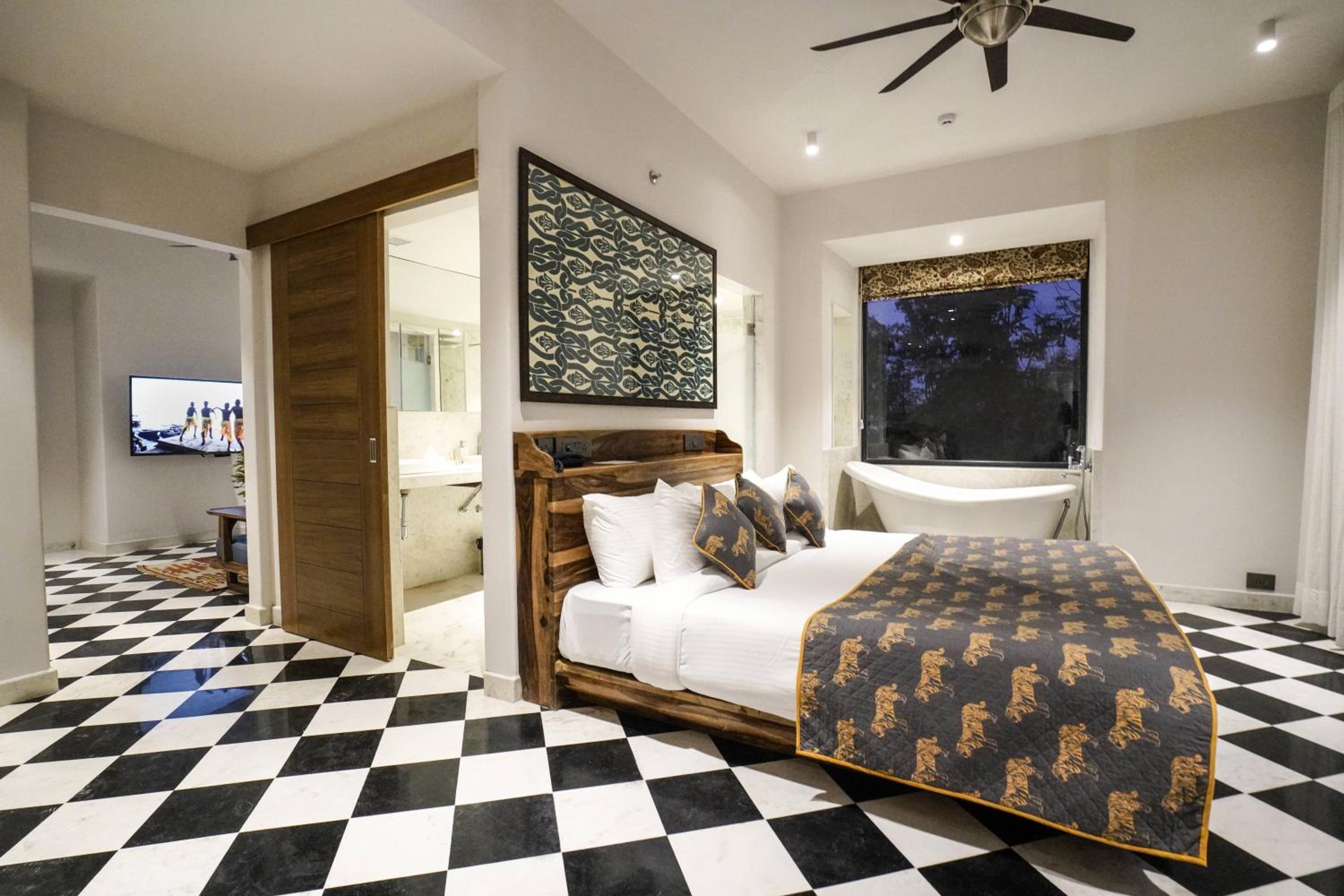 Royal Nest Suite - Photo 1
