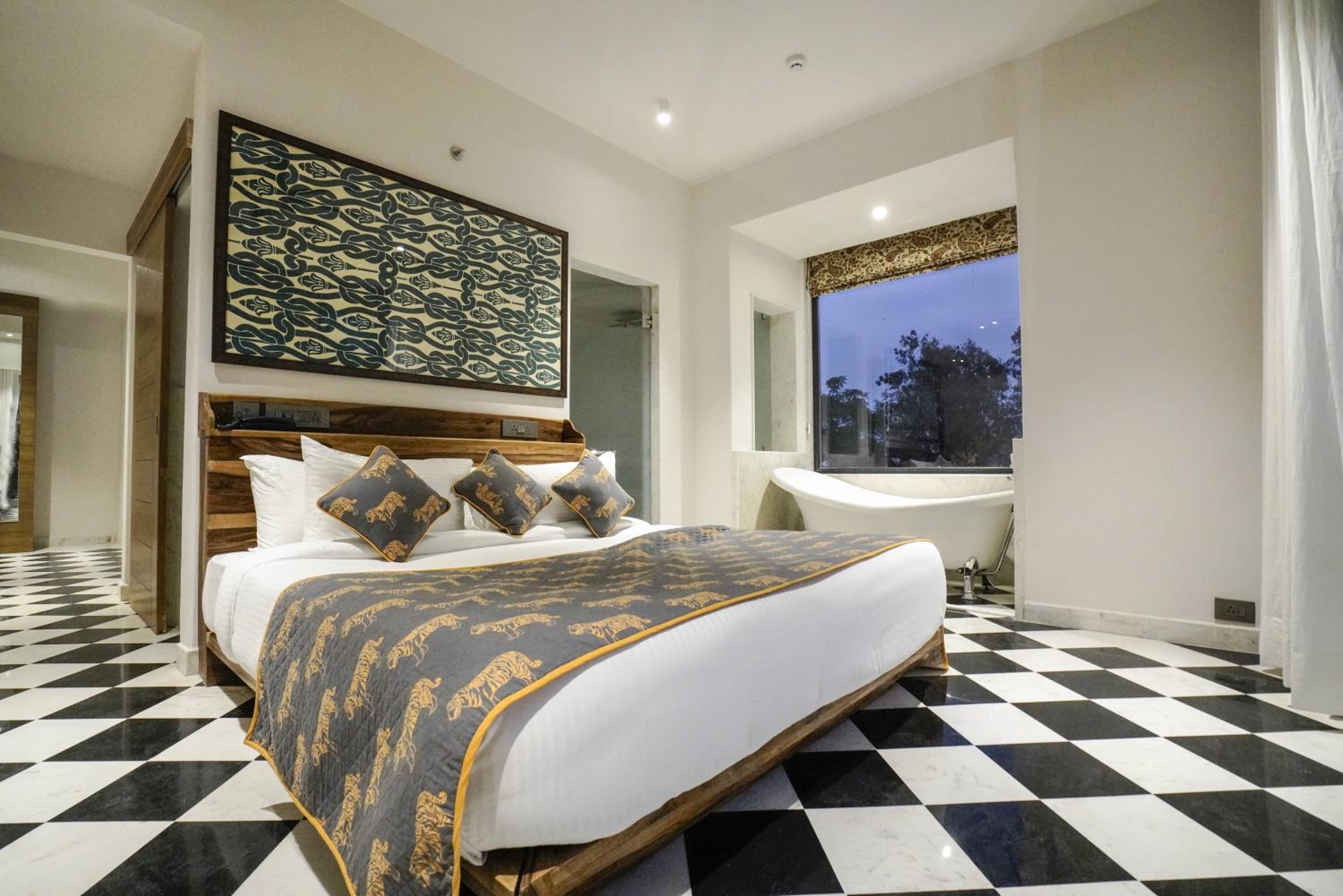 Royal Nest Suite - Photo 10