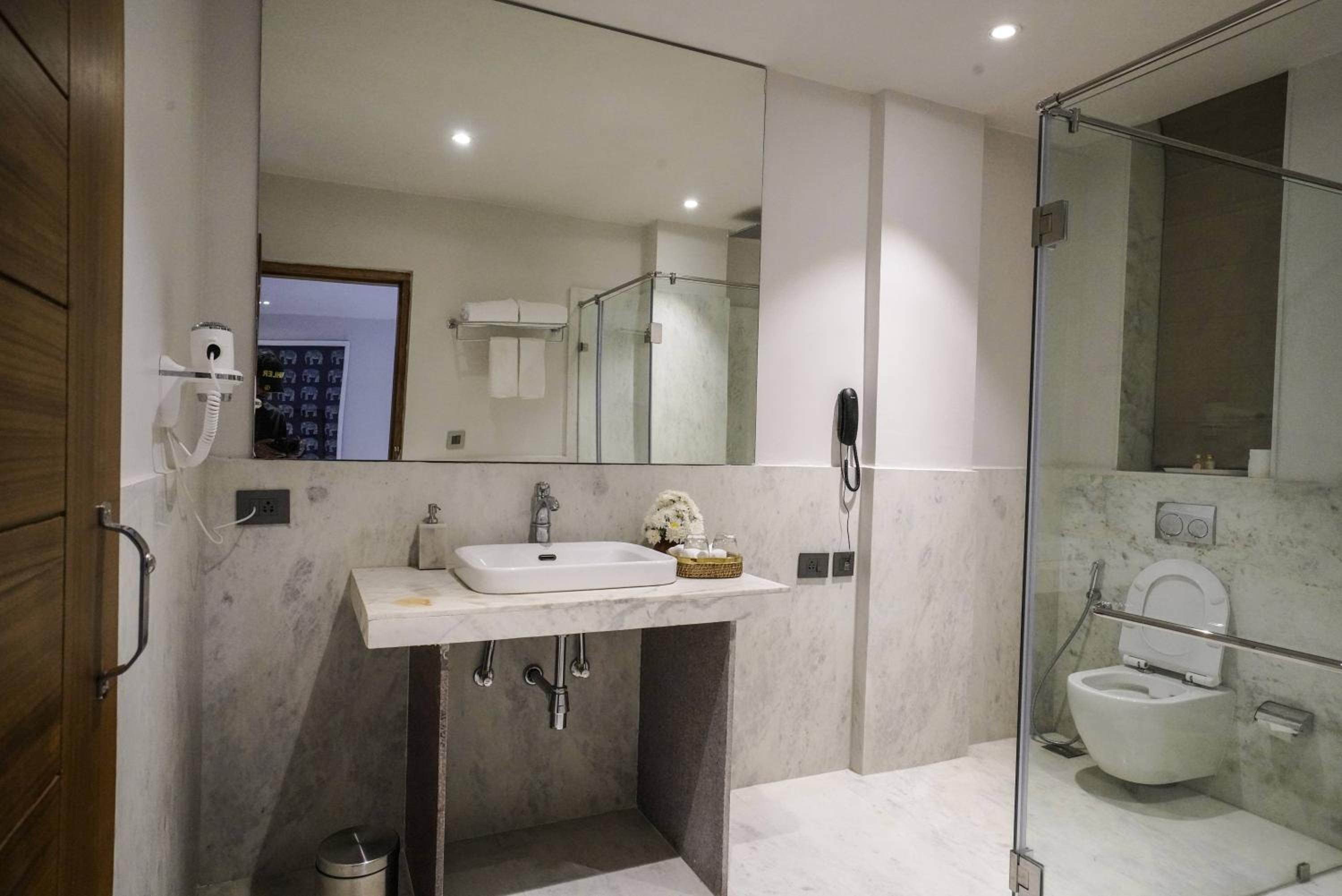 Premier Nest Suite - Photo 8