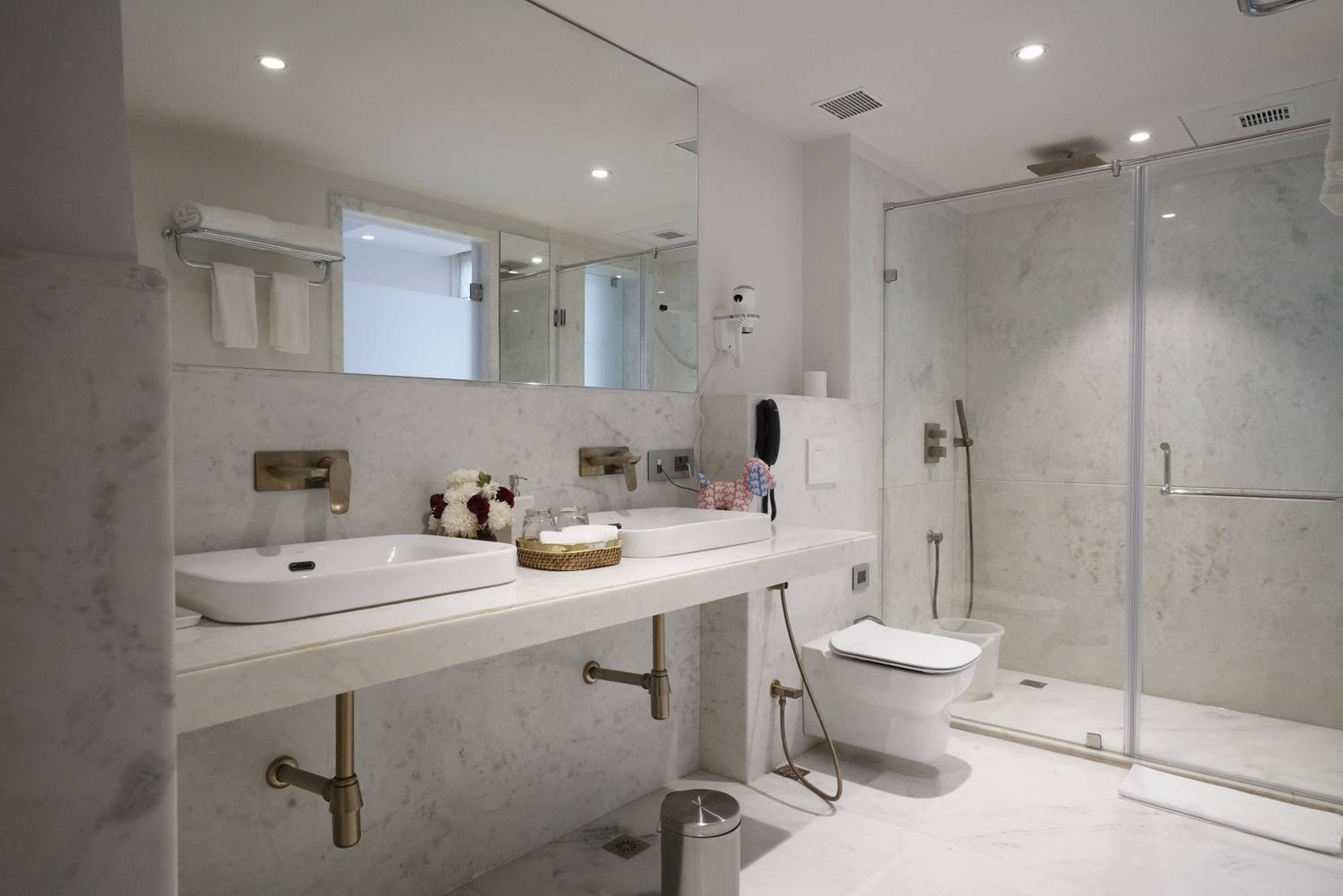 Premier Nest Suite - Photo 2