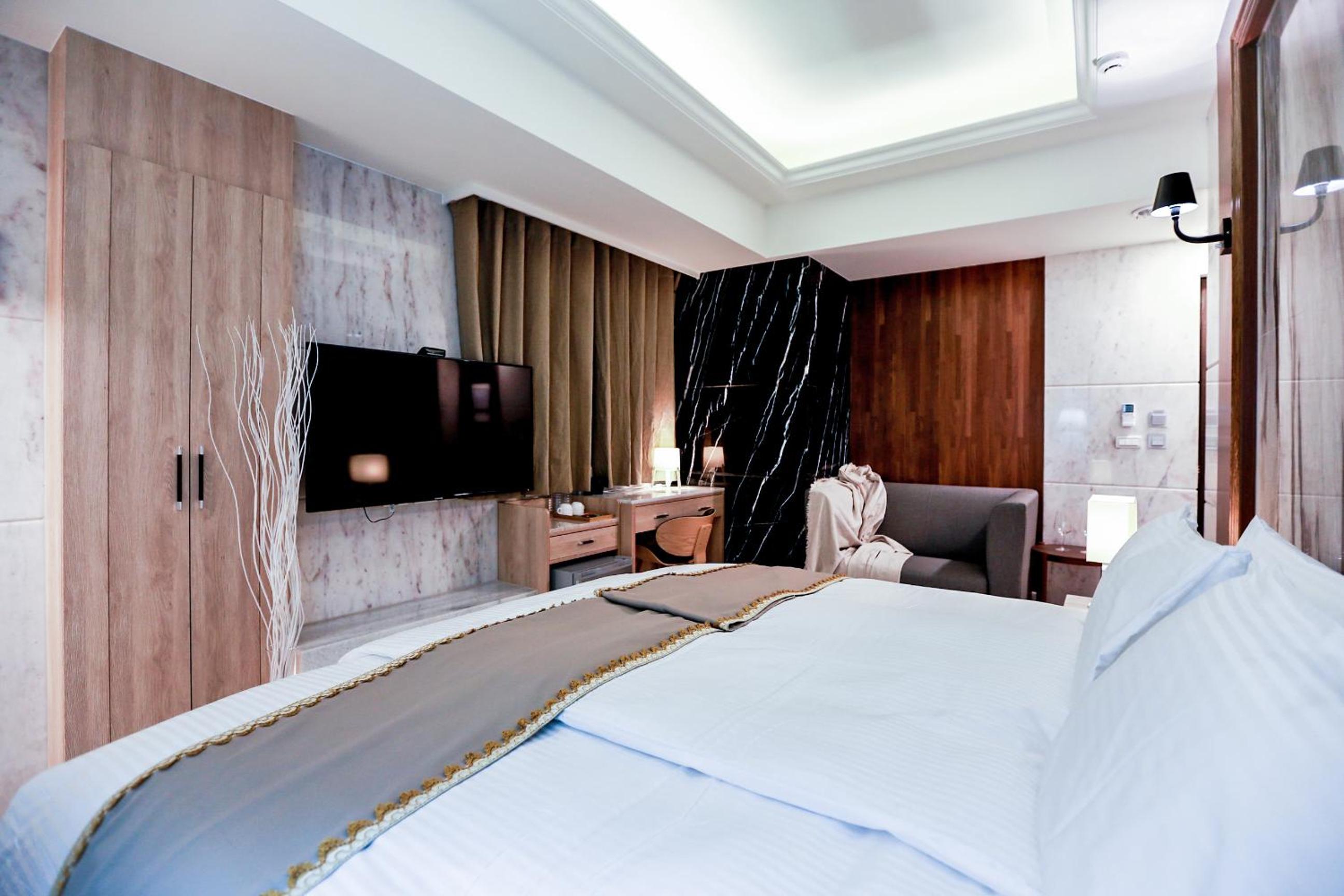 Standard Double Room - Photo 2