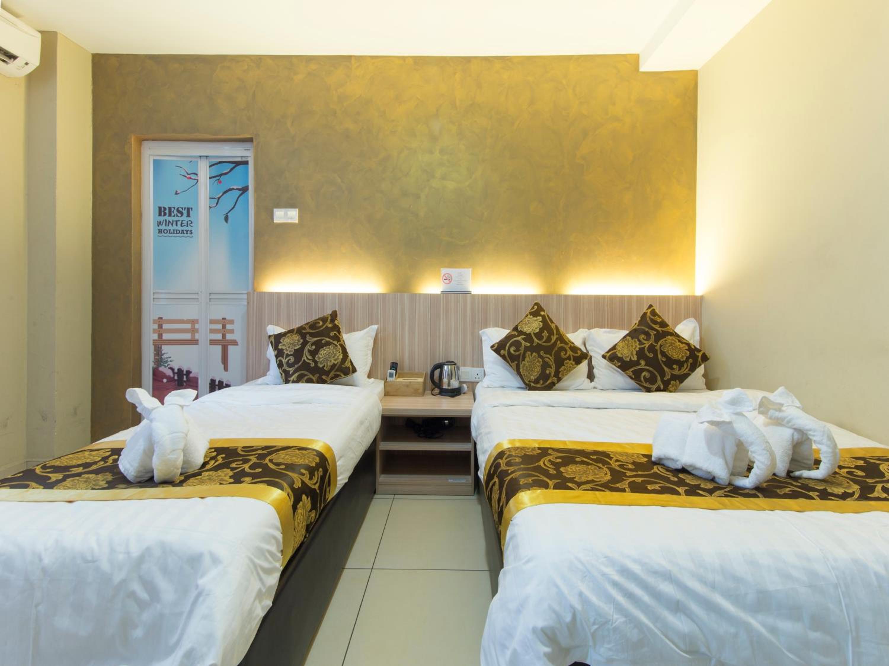 Superior Triple Room photo 3