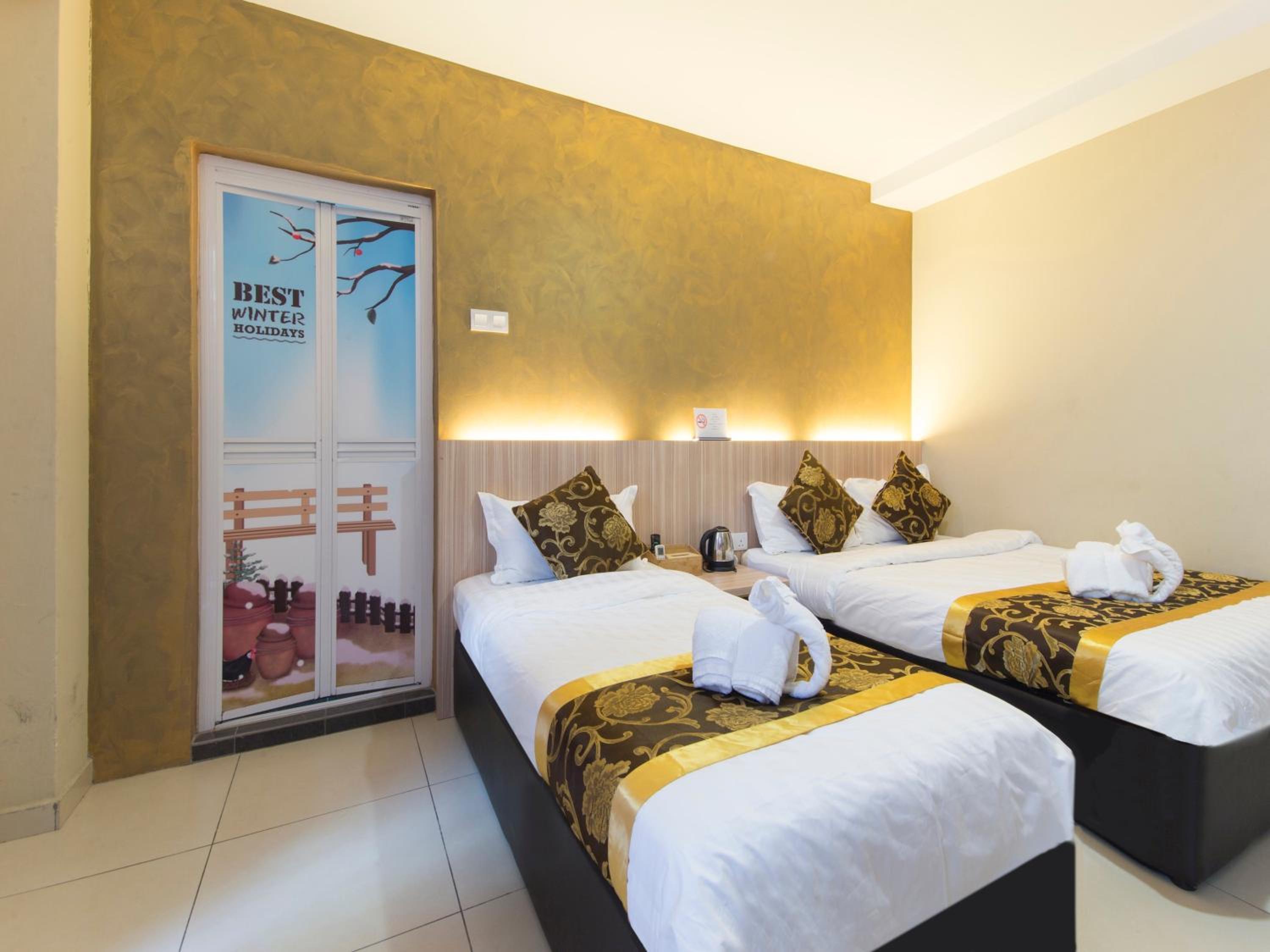 Superior Triple Room photo 2