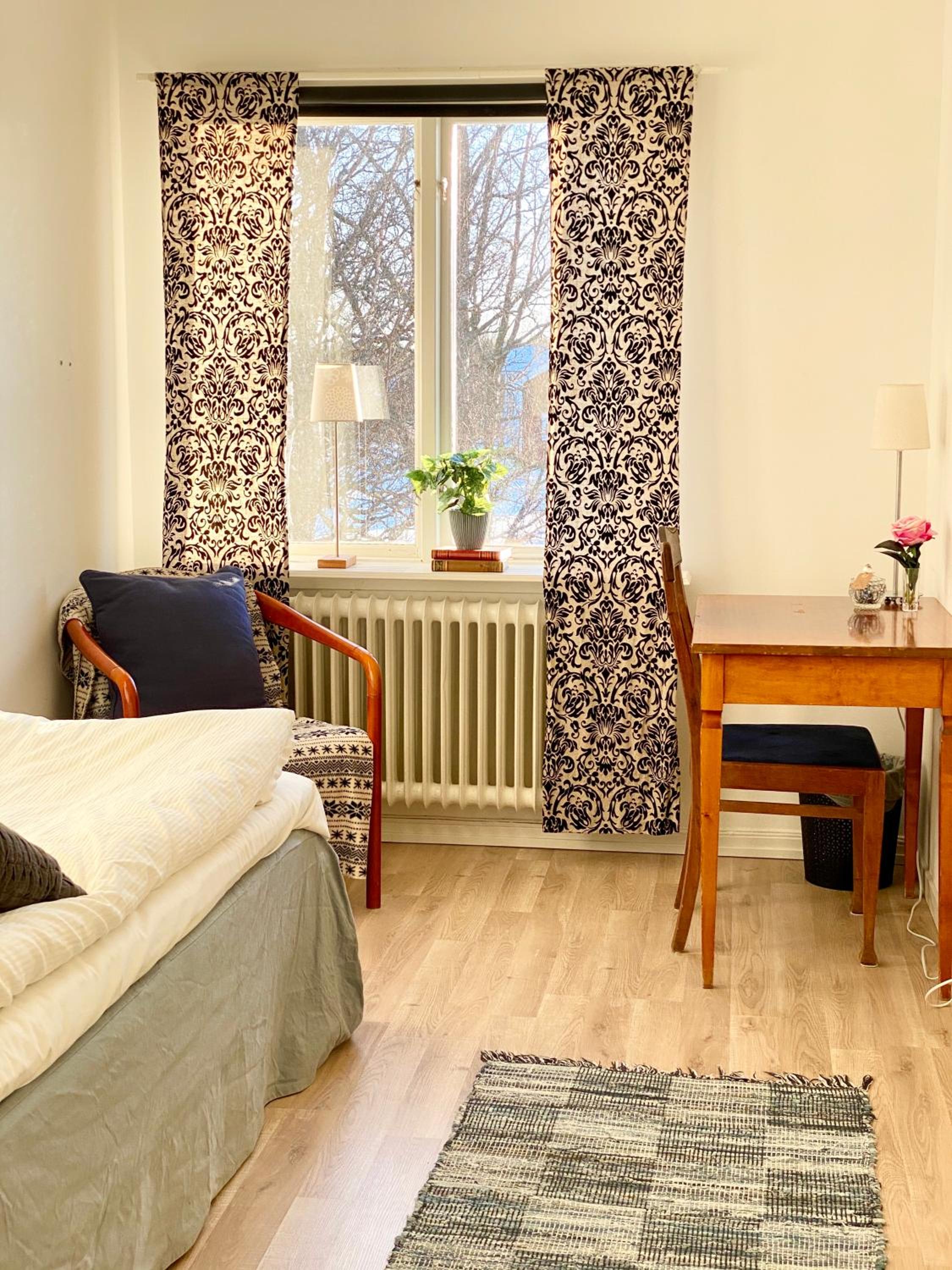 Single Room with Shared Bathroom photo 1