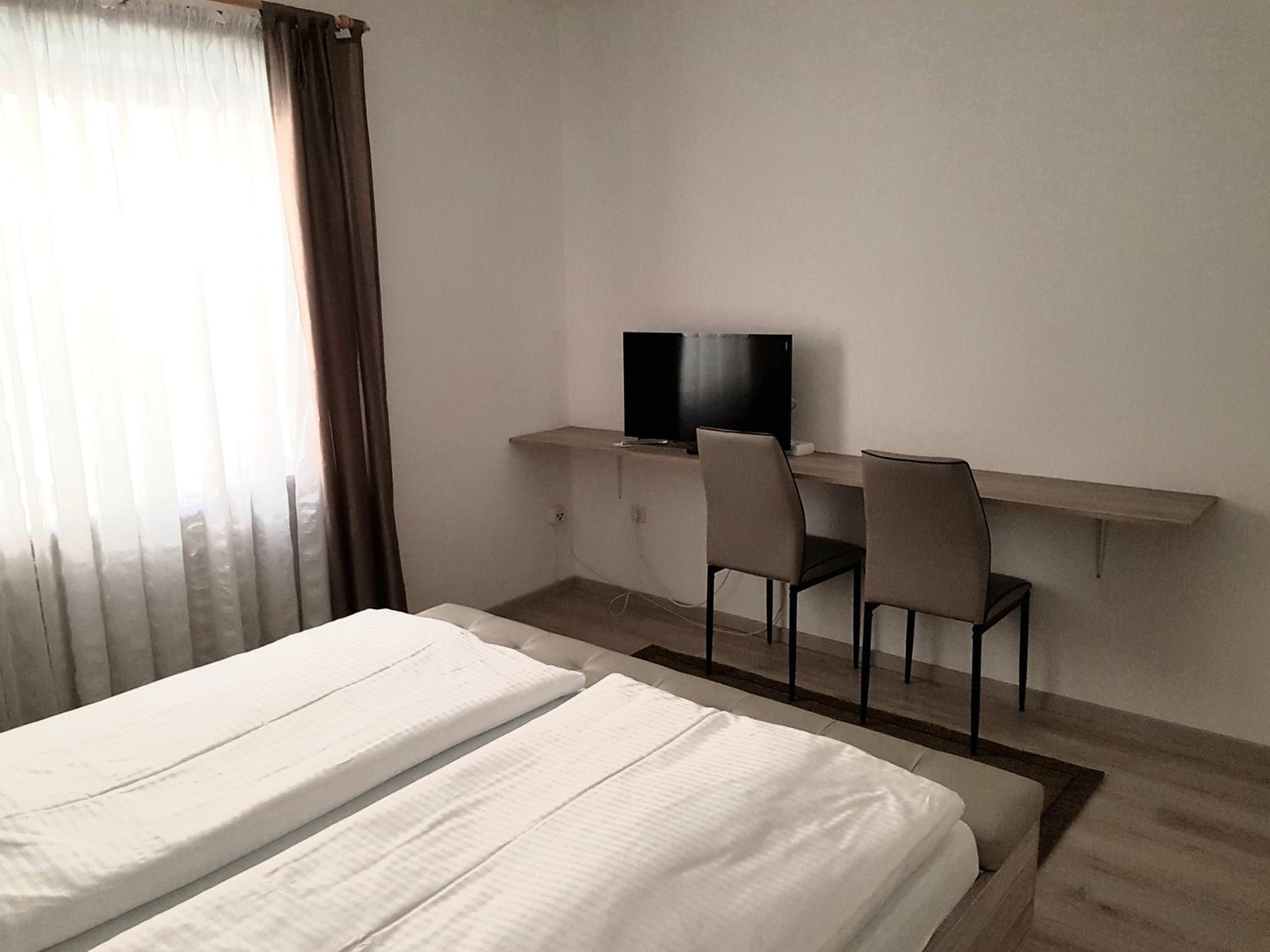 Double Room - Photo 10