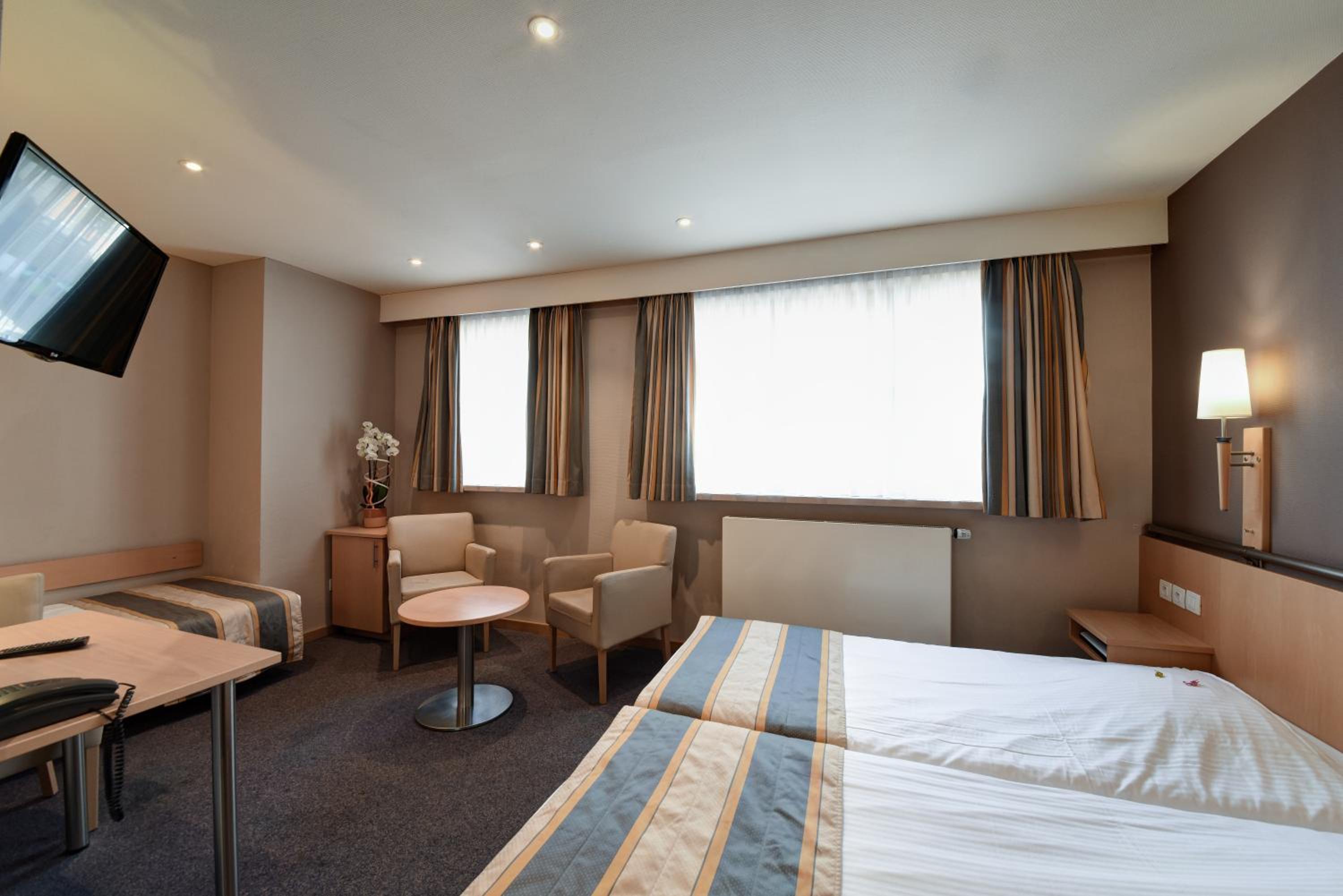 Deluxe Triple Room photo 1