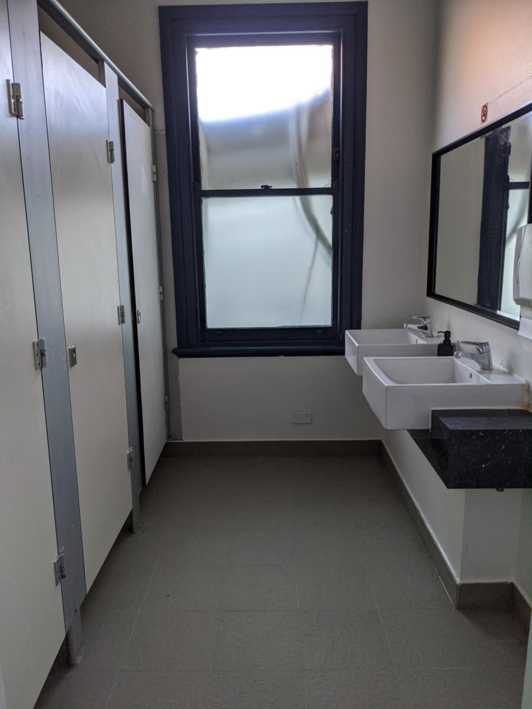 Standard Twin Room - Photo 3