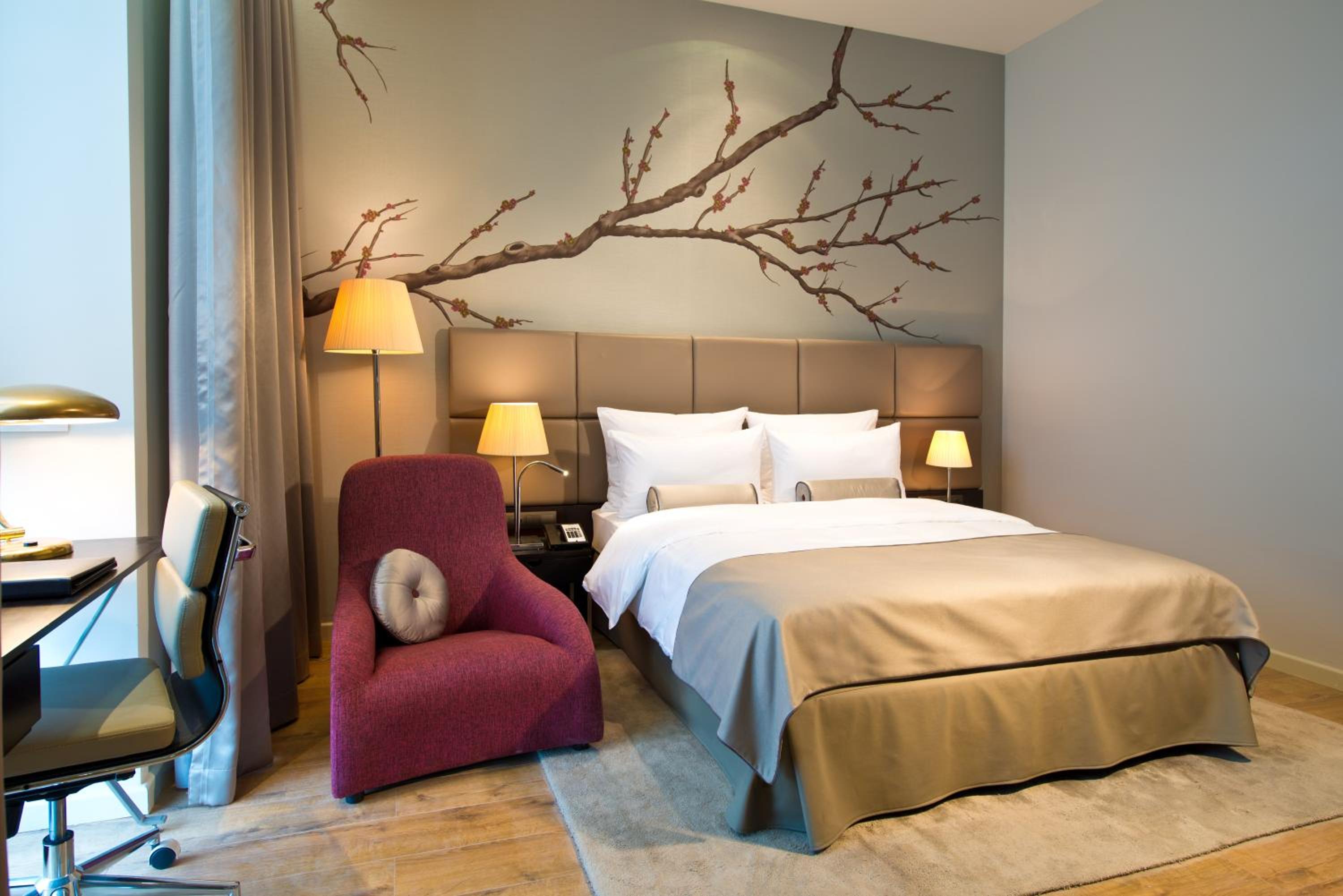 Standard Queen Room