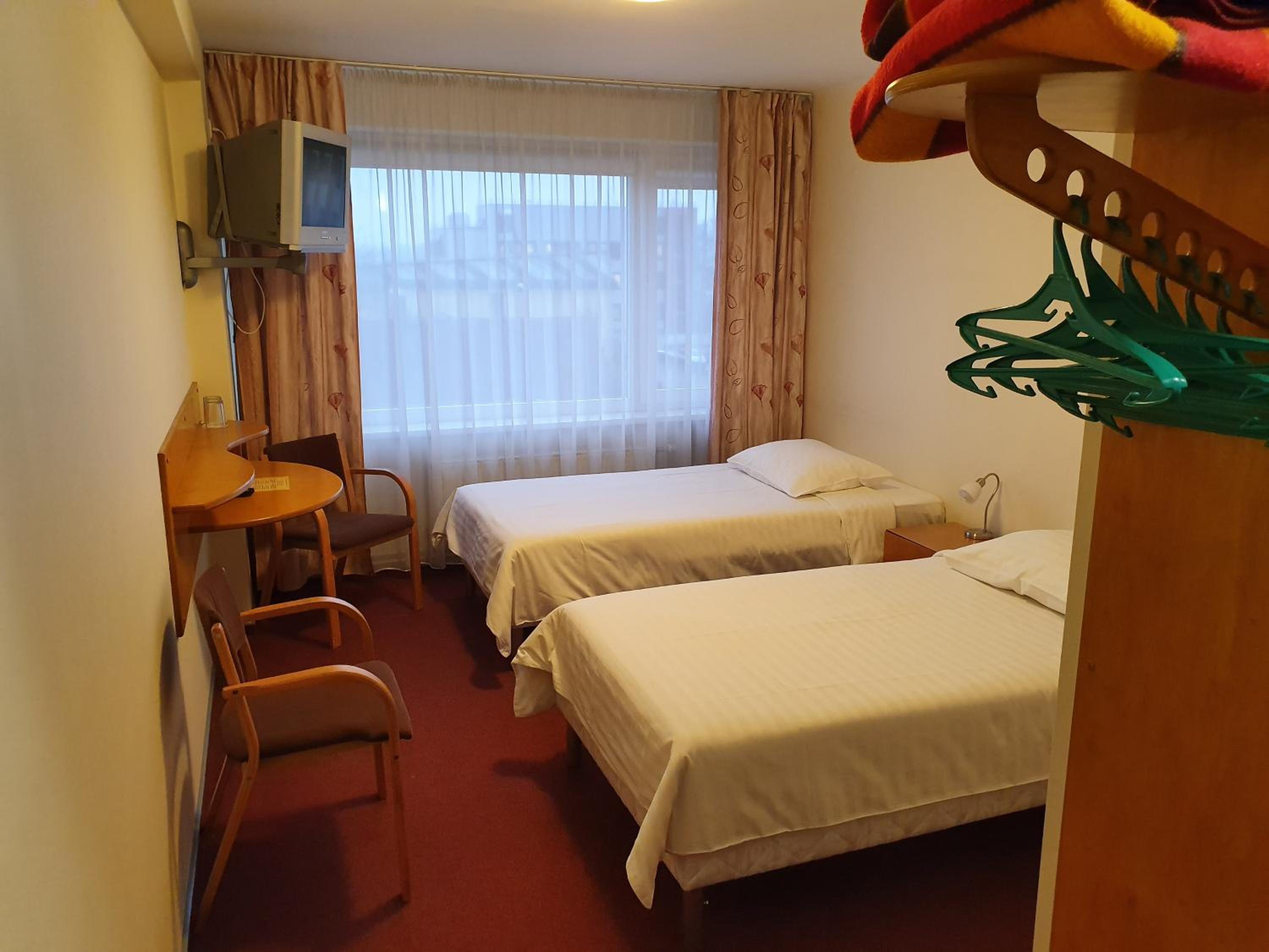 Twin Room - Photo 4