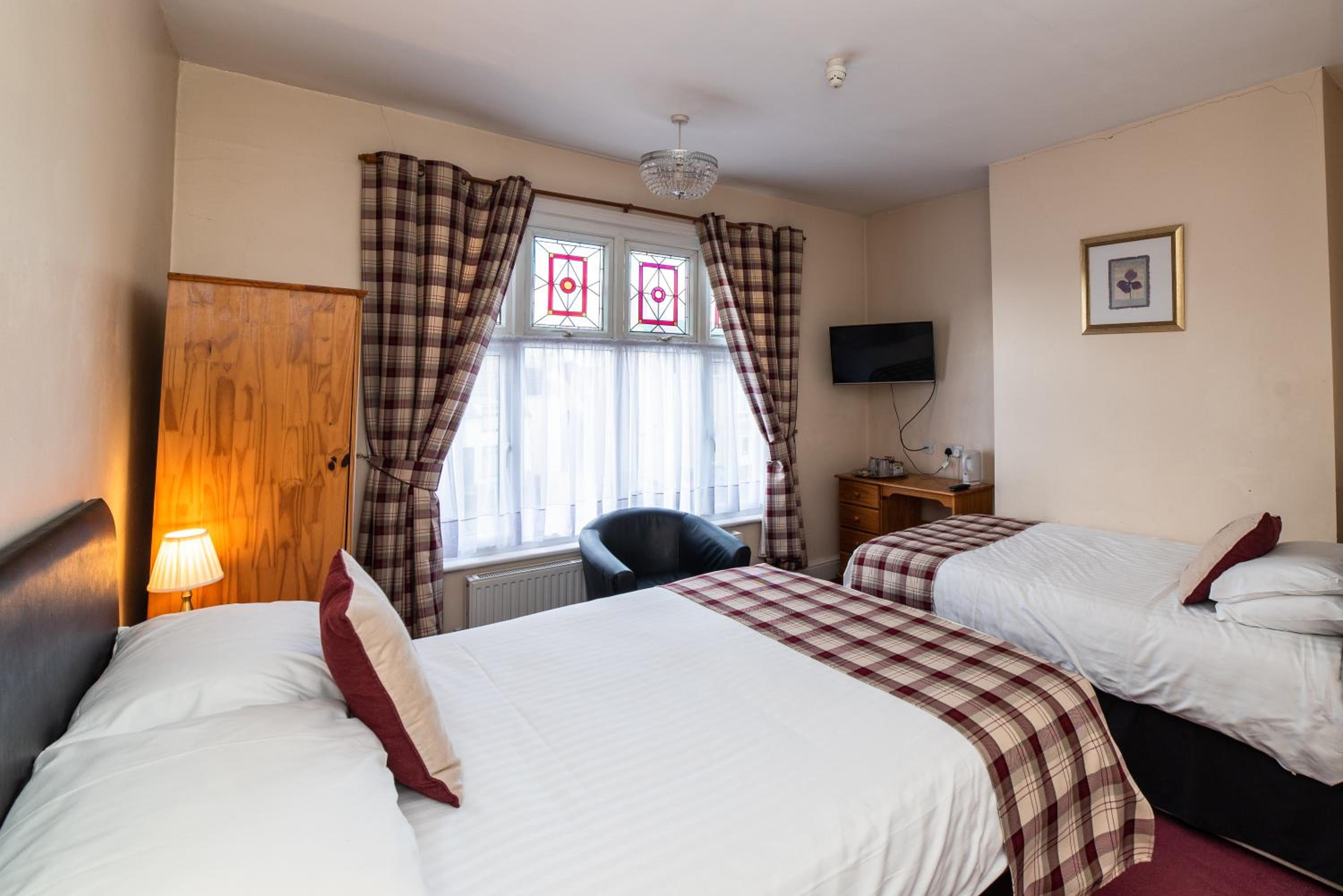 Standard Twin Room - Photo 1