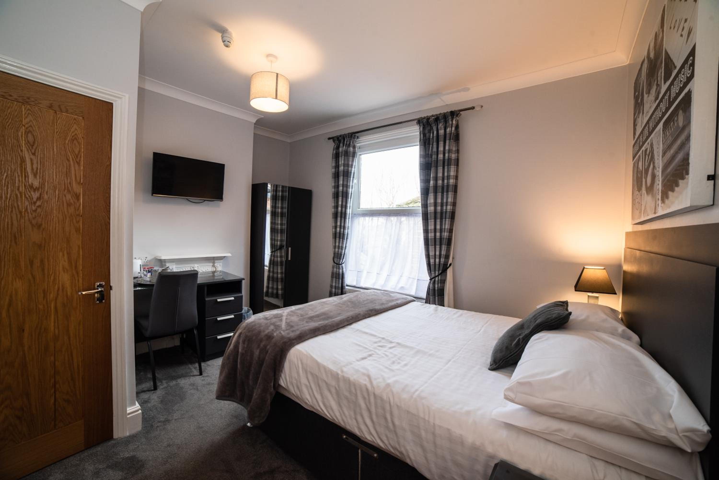 Standard  Double Room - Photo 7