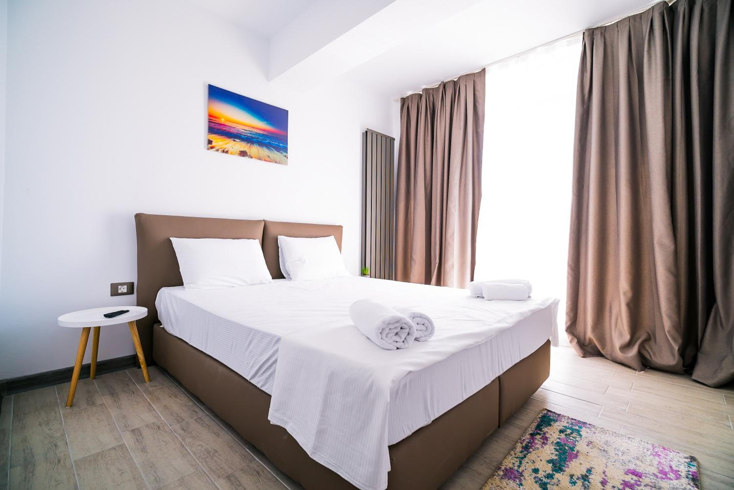 One-Bedroom Apartment - Photo 4