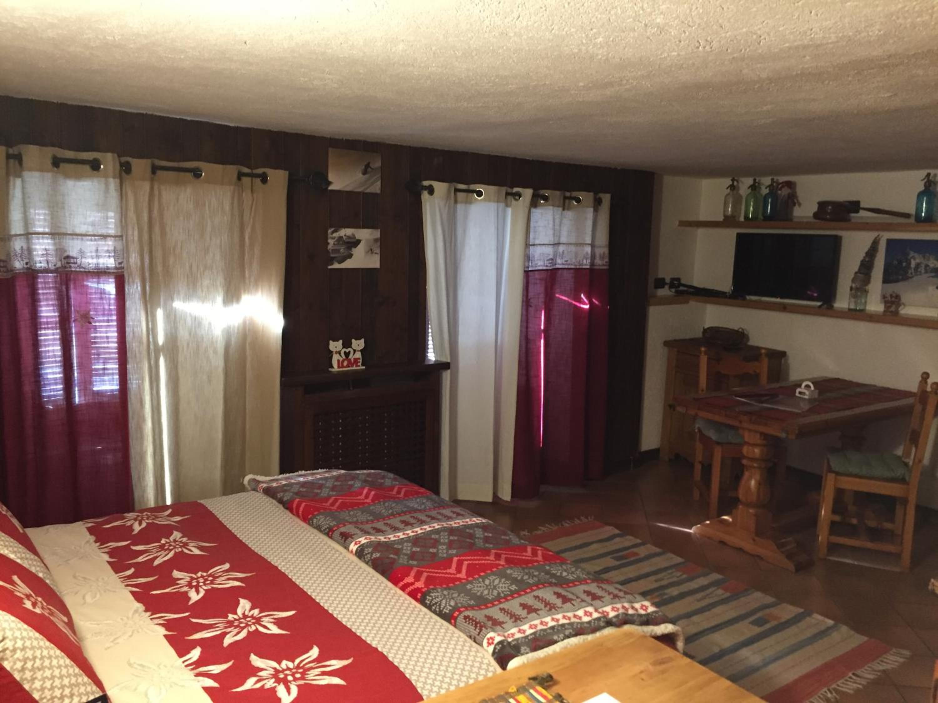 Apartment photo 2