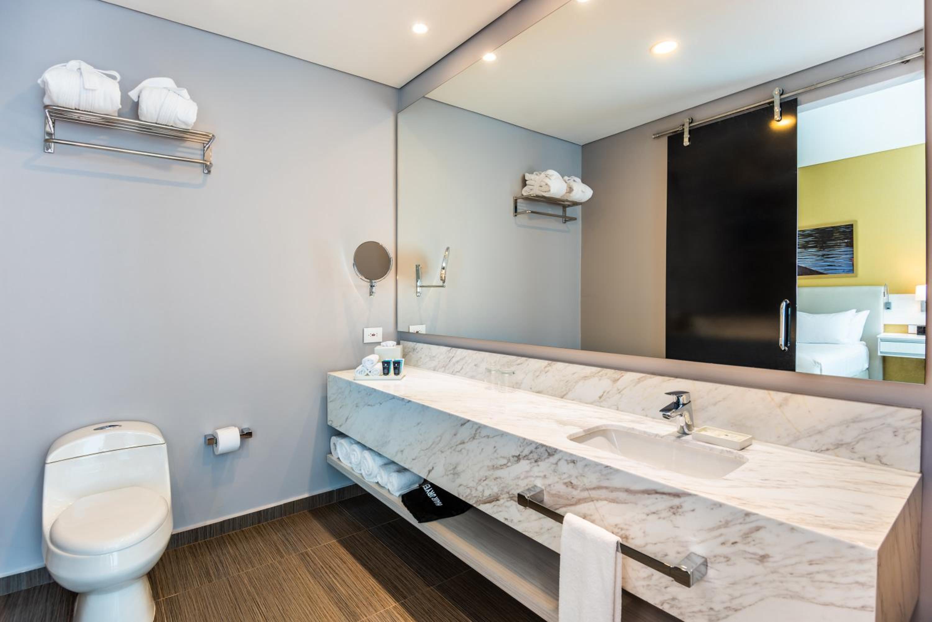 2 Queen Standard Room City View photo 2
