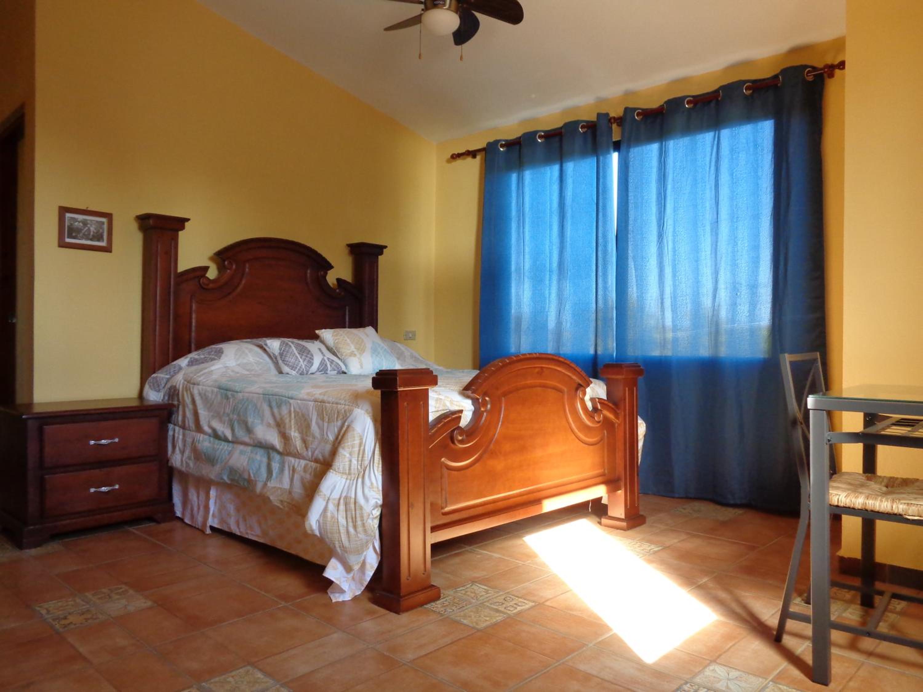 Deluxe Double Room with Side Sea View