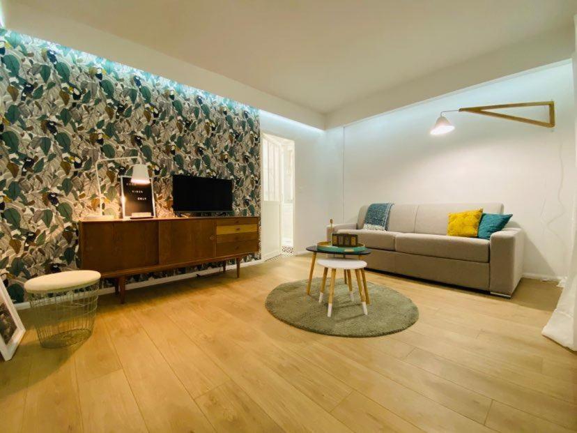 One-Bedroom Apartment - Photo 1