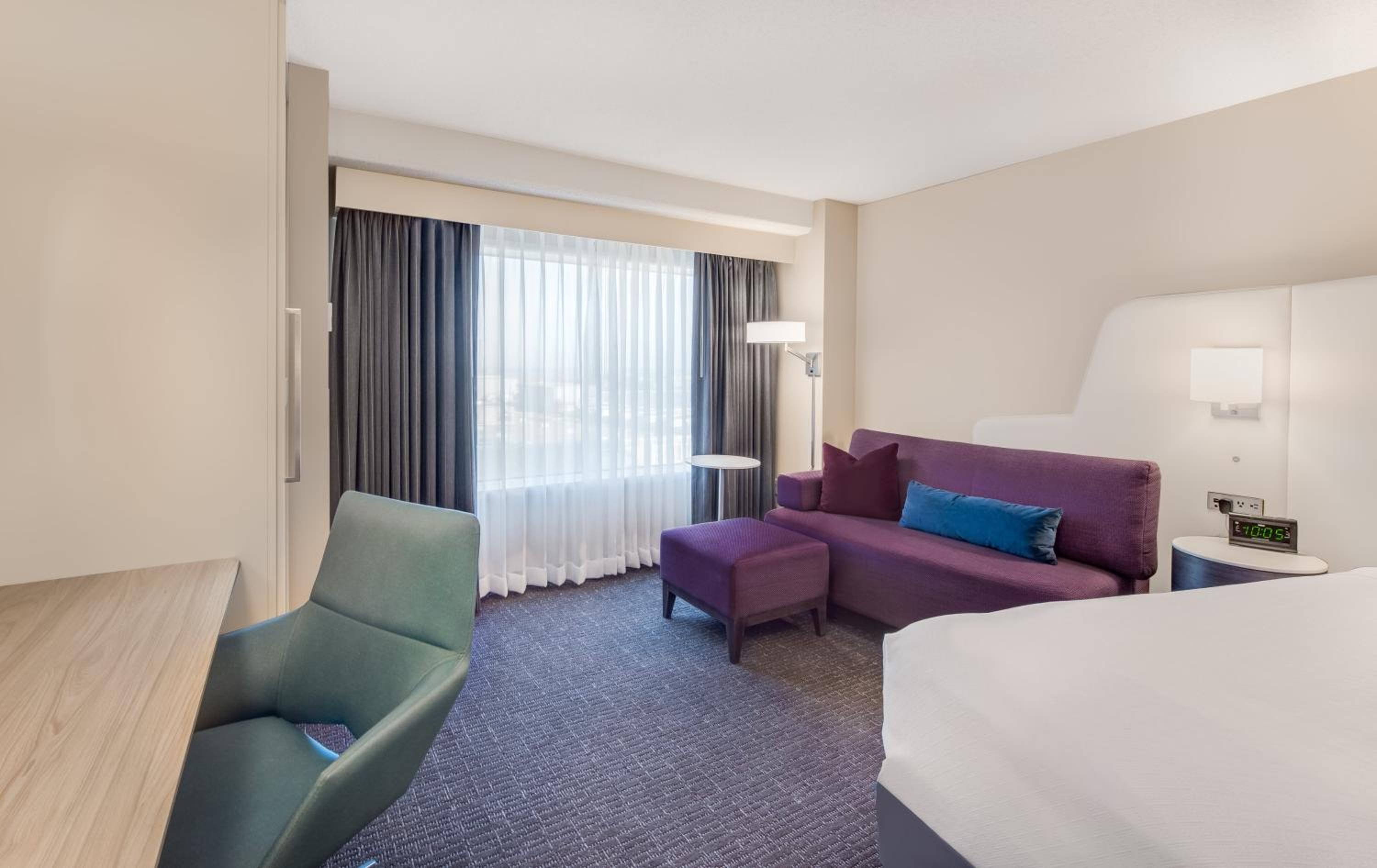 Standard King Room - Photo 4