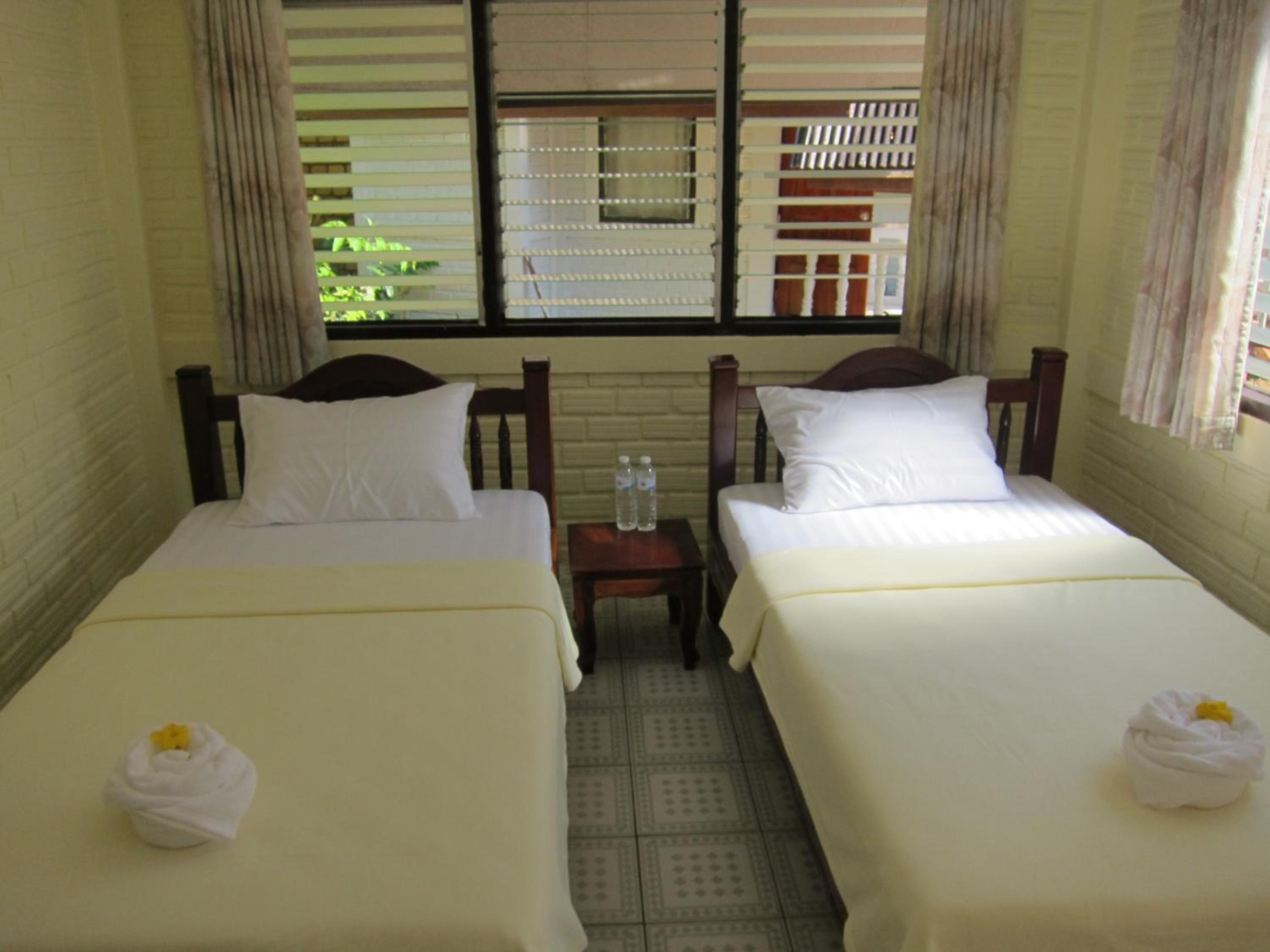 Double or Twin Room with Partial Sea View photo 2