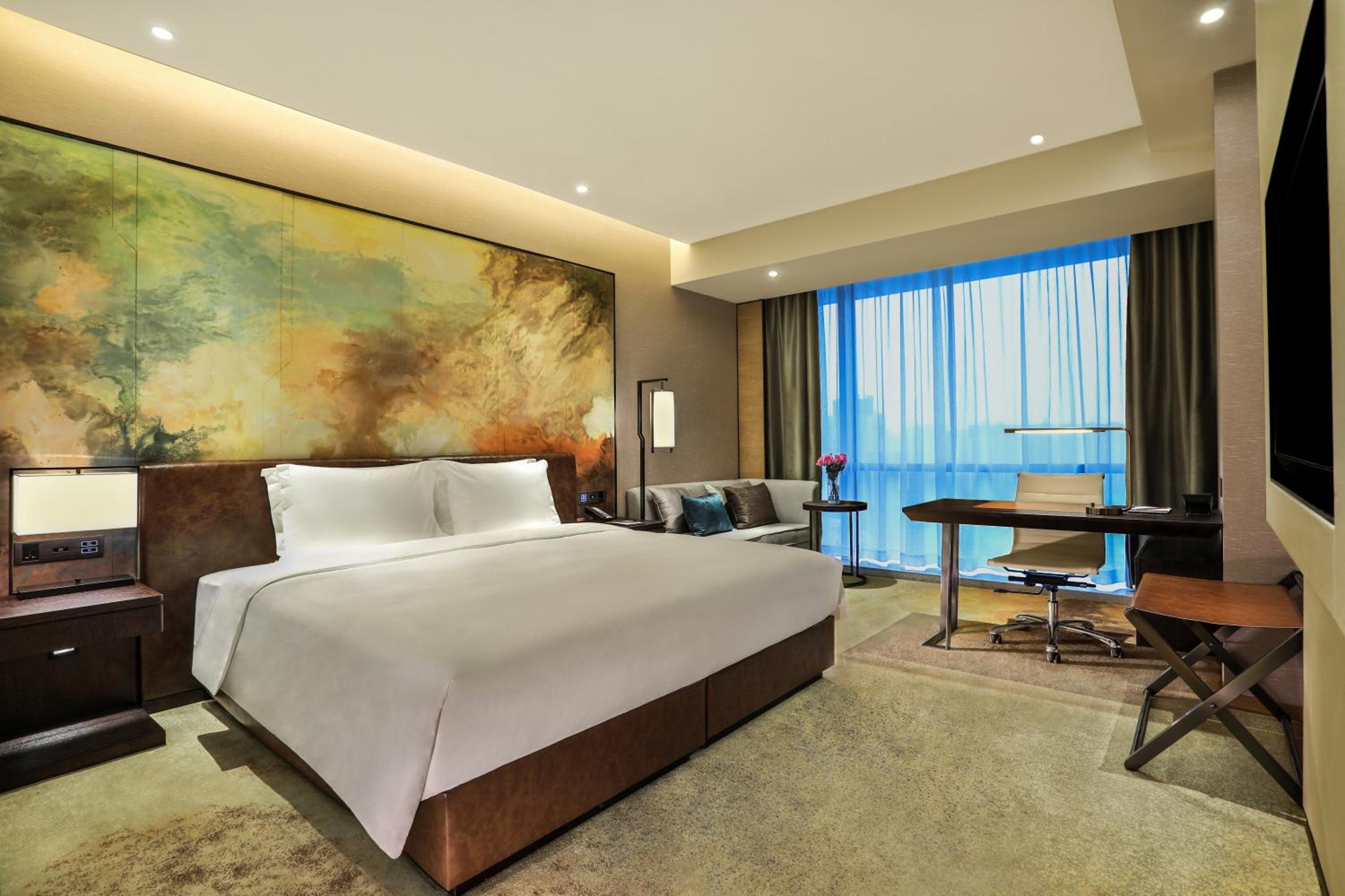 Standard King Room with River View