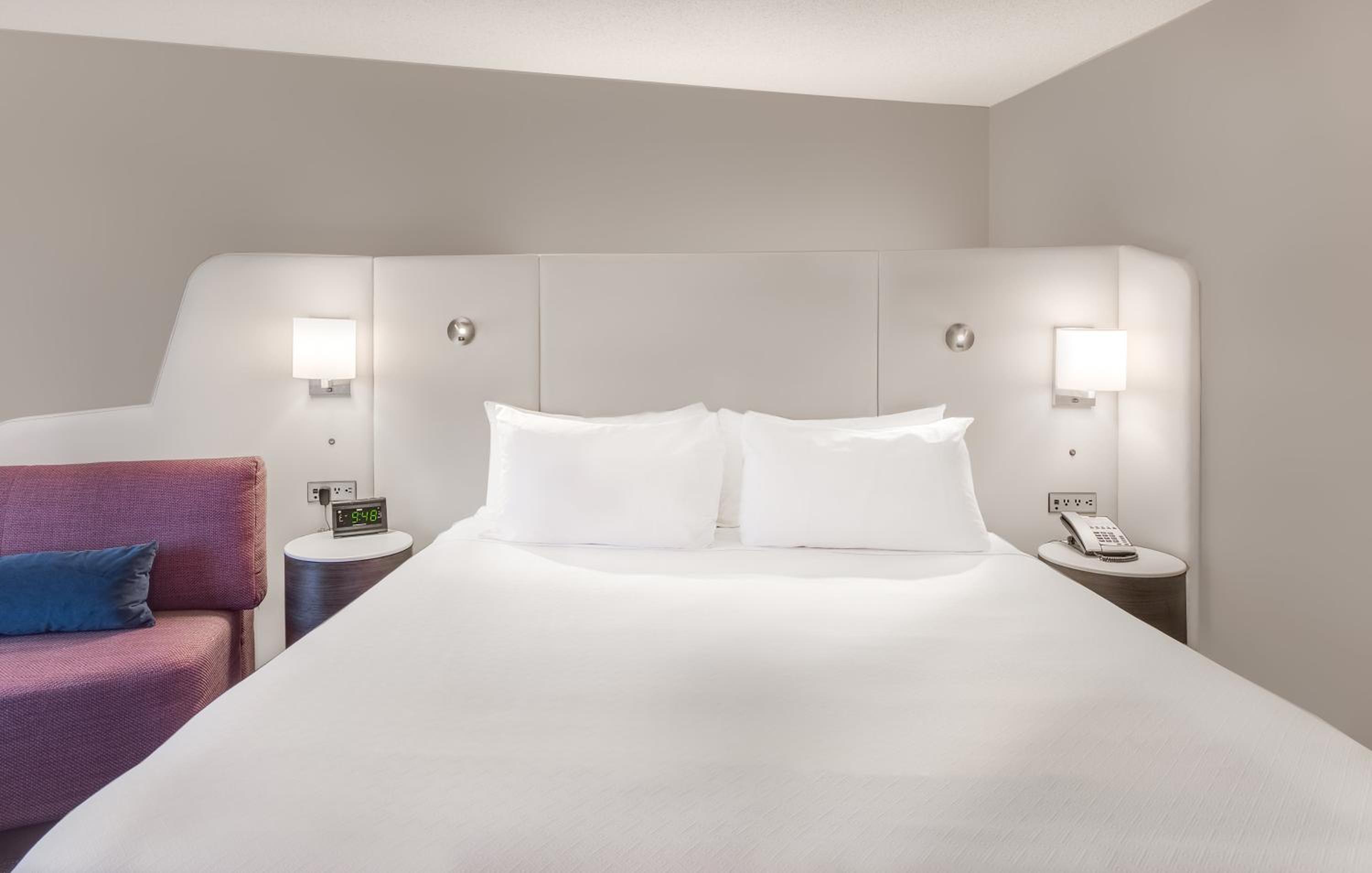 Standard King Room - Photo 5