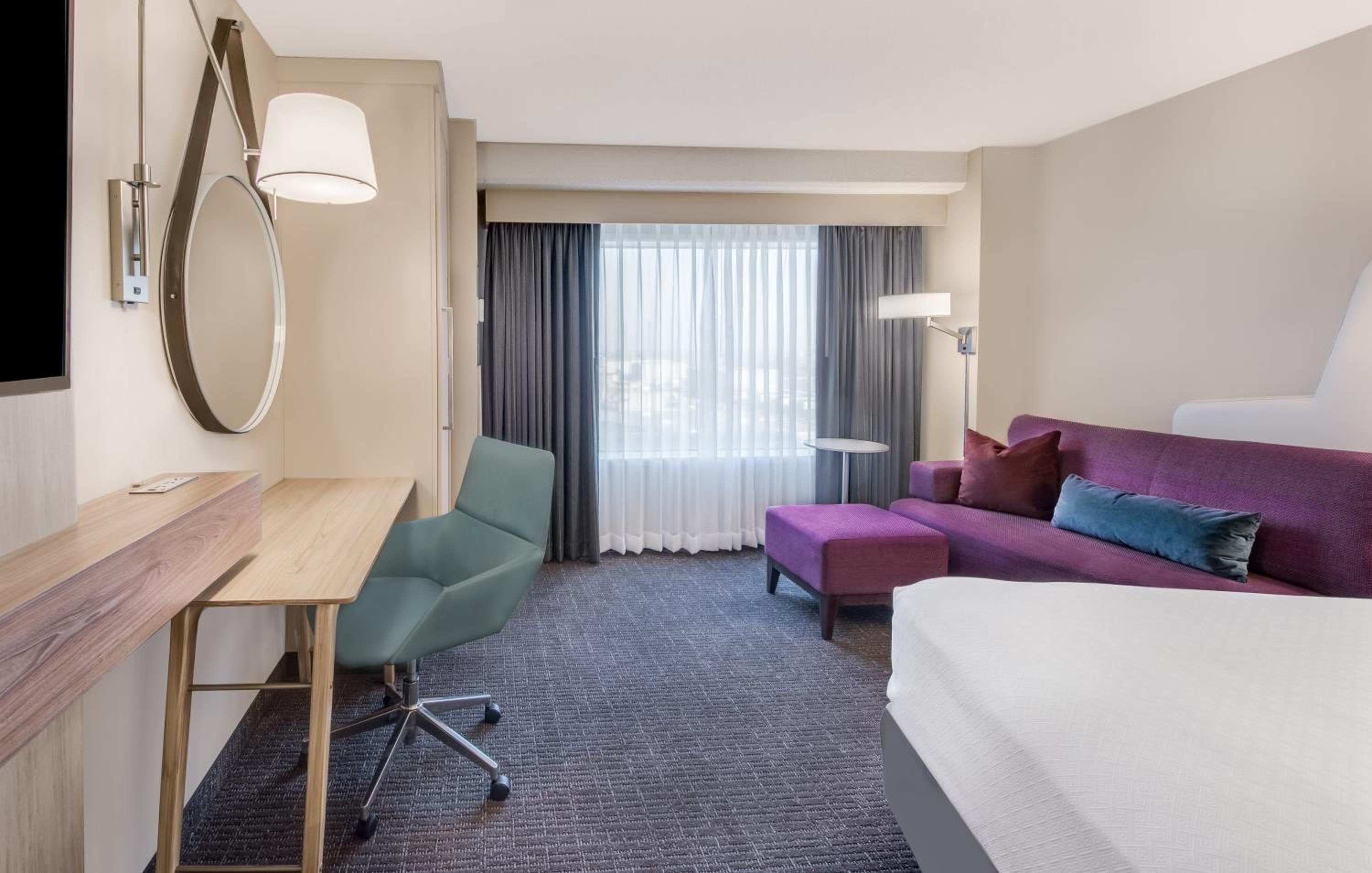 Standard King Room - Photo 9