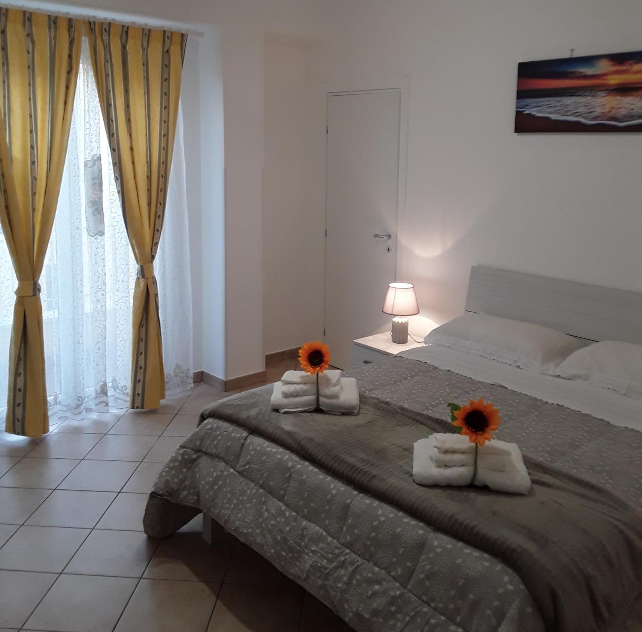 Three-Bedroom Apartment - Photo 25