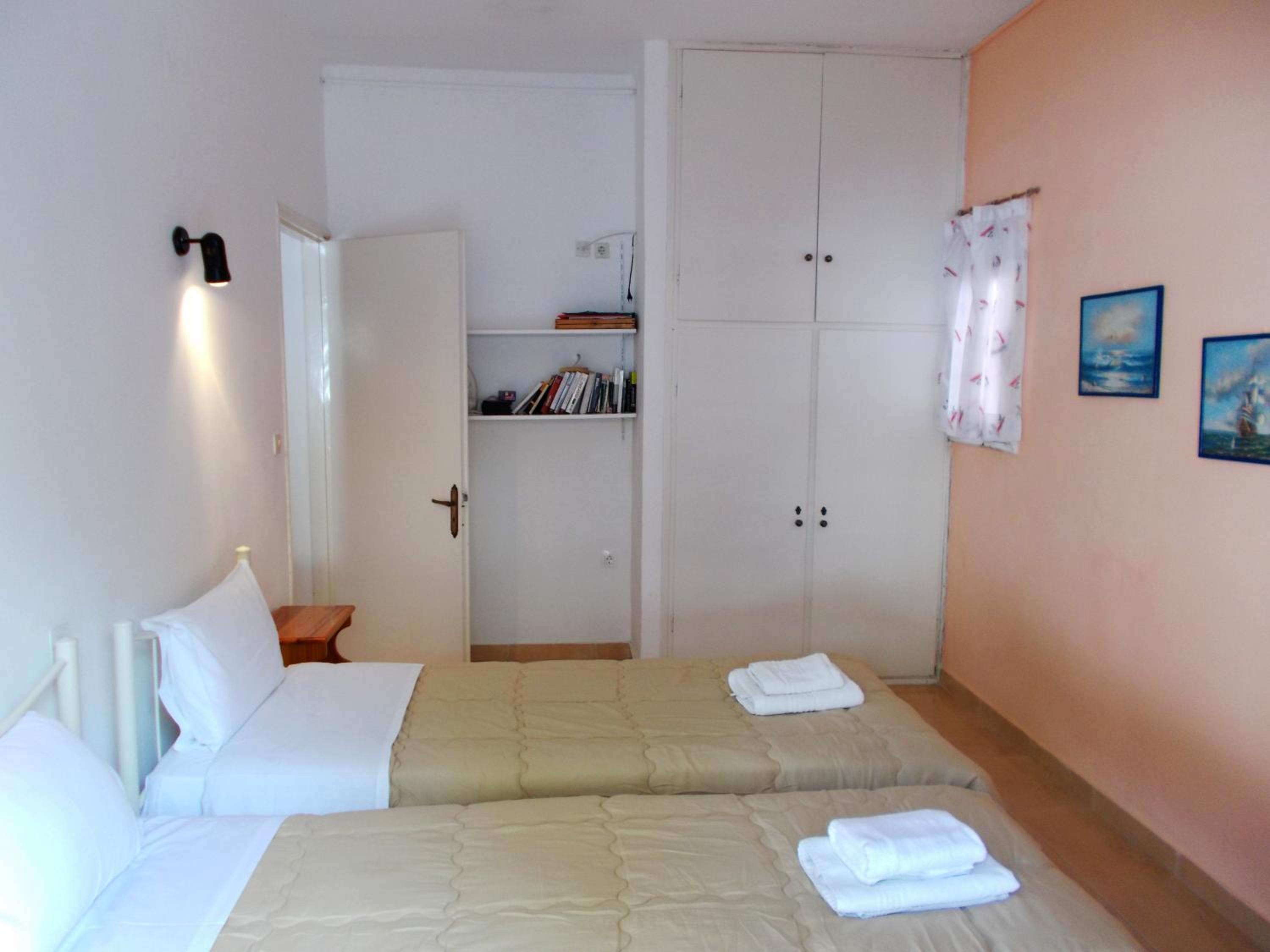 Four-Bedroom House photo 2