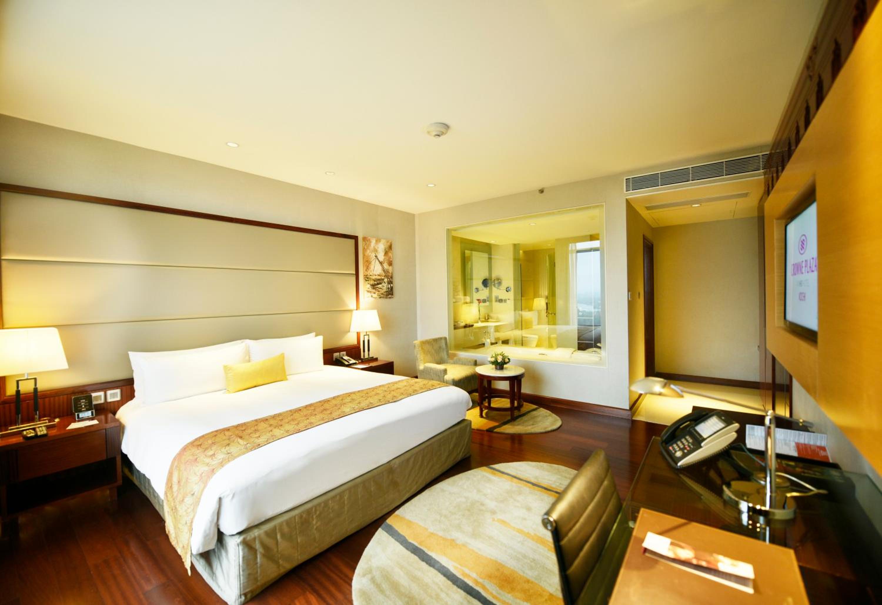 Standard King Room - Smoking photo 2