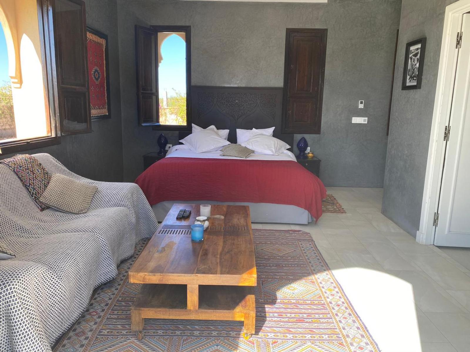 Junior Suite with Pool View photo 2