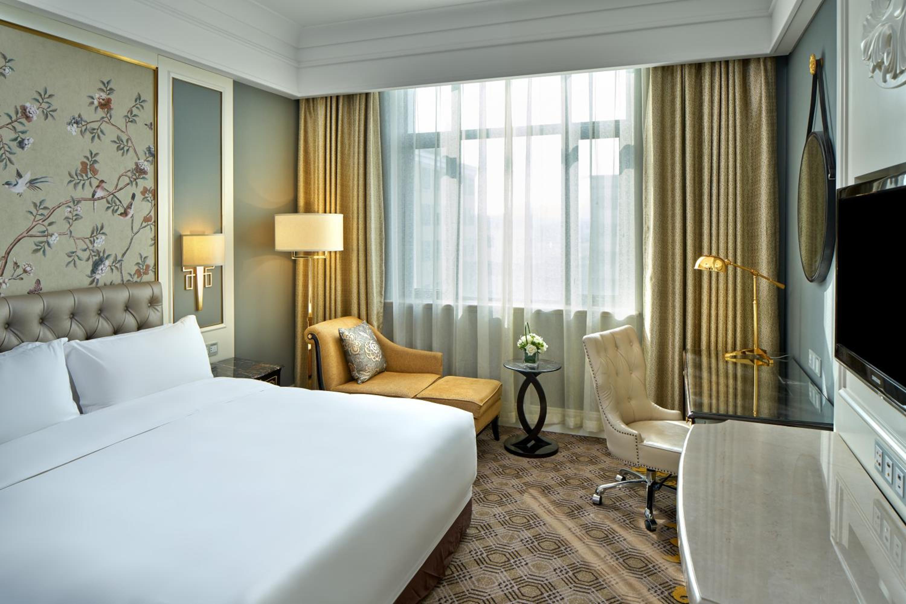 Standard King Room - Photo 3