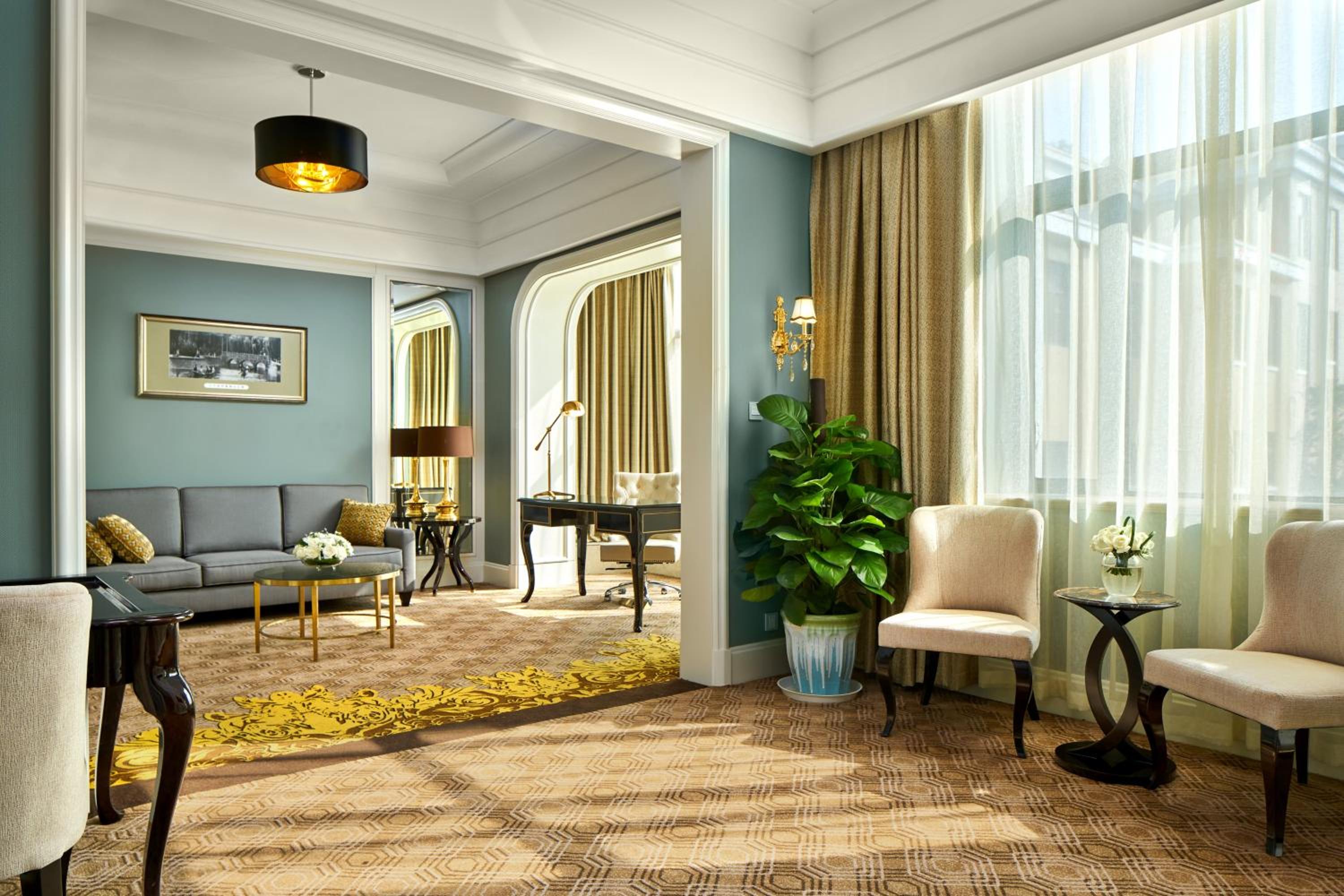 One-Bedroom King Suite - Non-Smoking photo 2