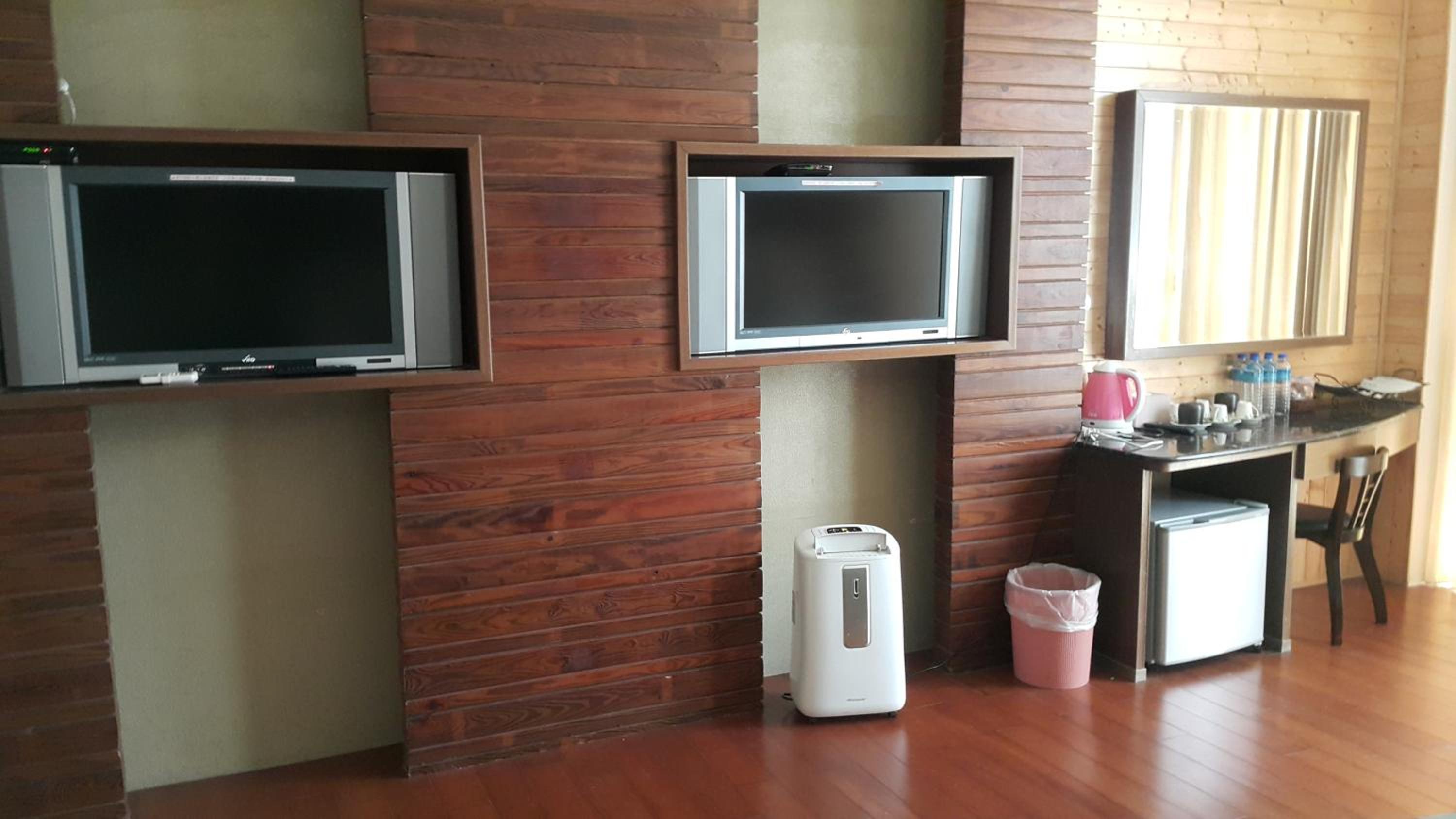 Deluxe Family Suite photo 1