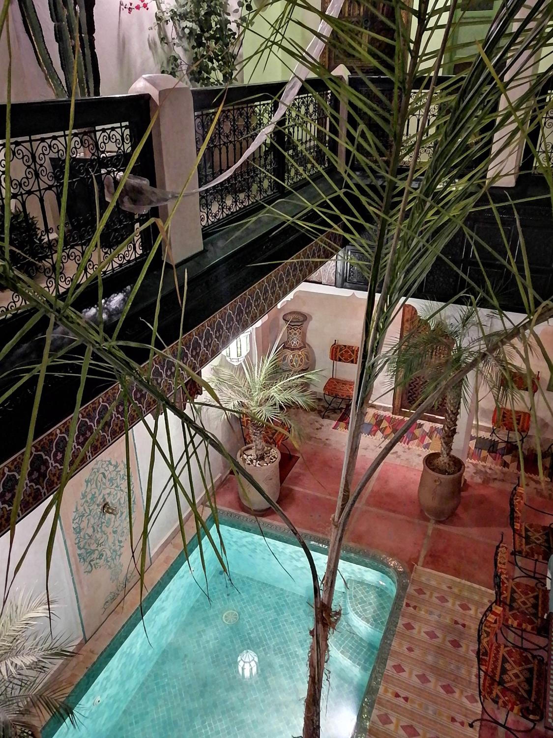 Double Room with Balcony - Photo 13