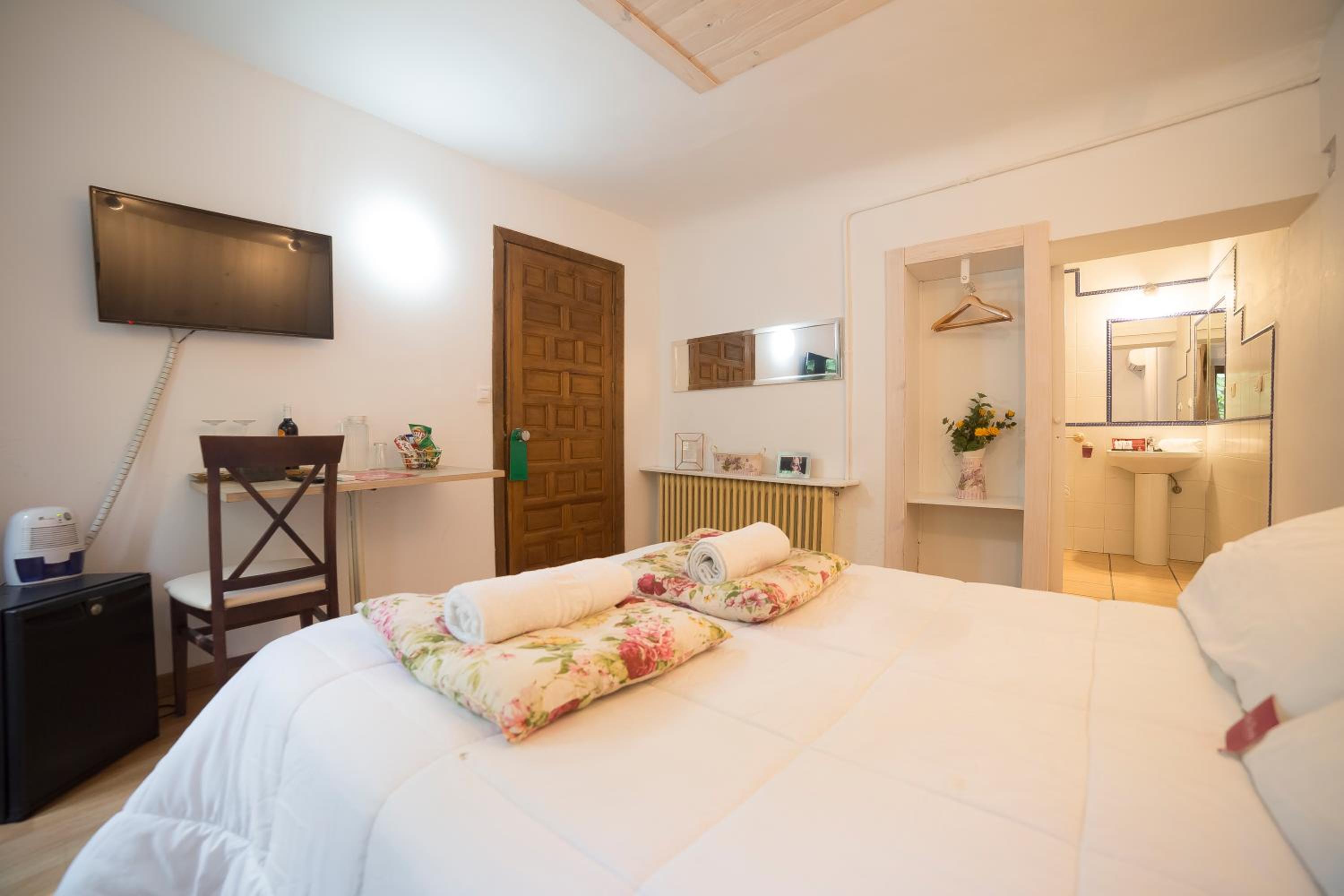 Budget Double or Twin Room (ground floor) photo 2
