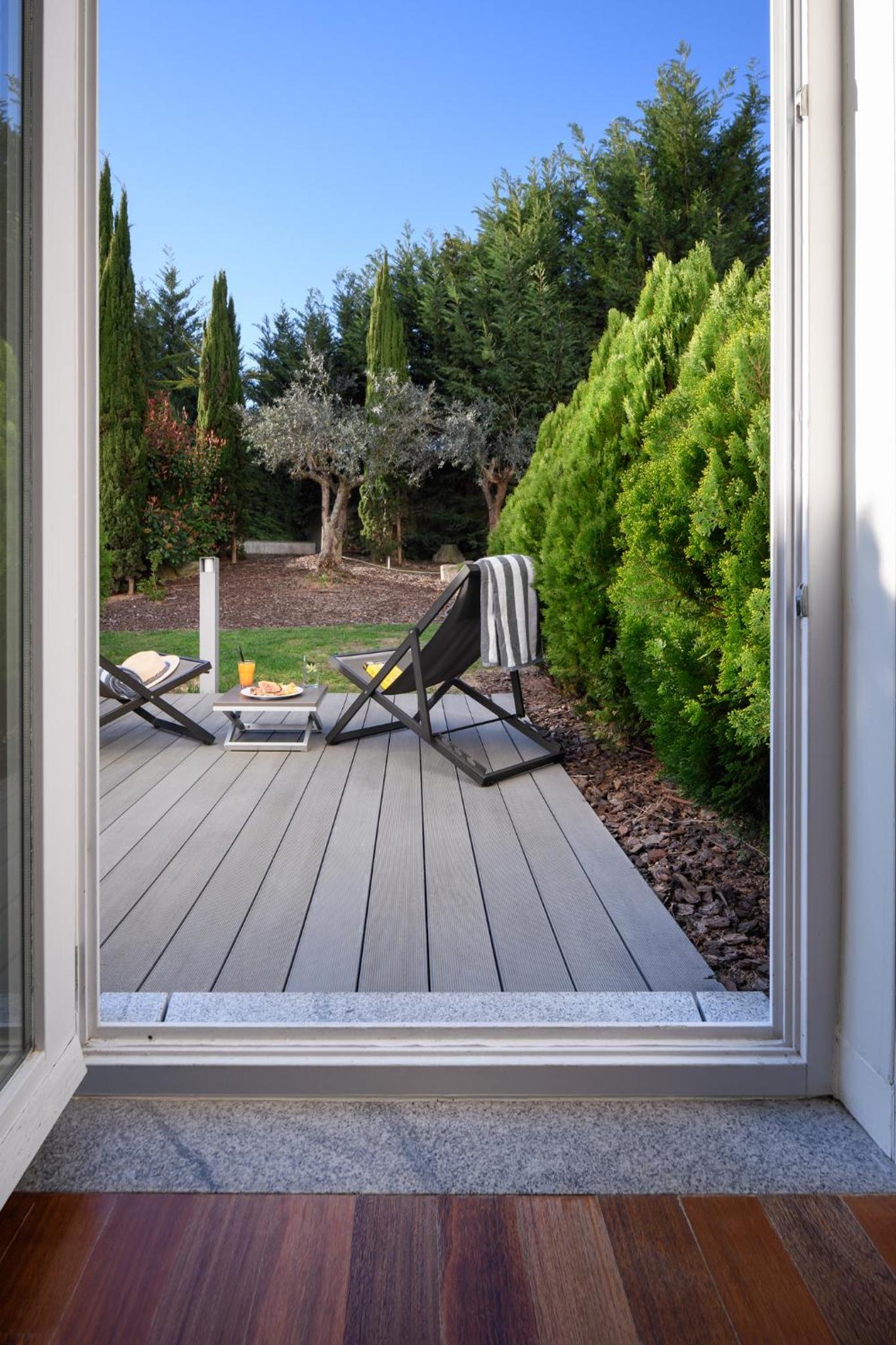 Classic Room with Balcony Garden View - Photo 3